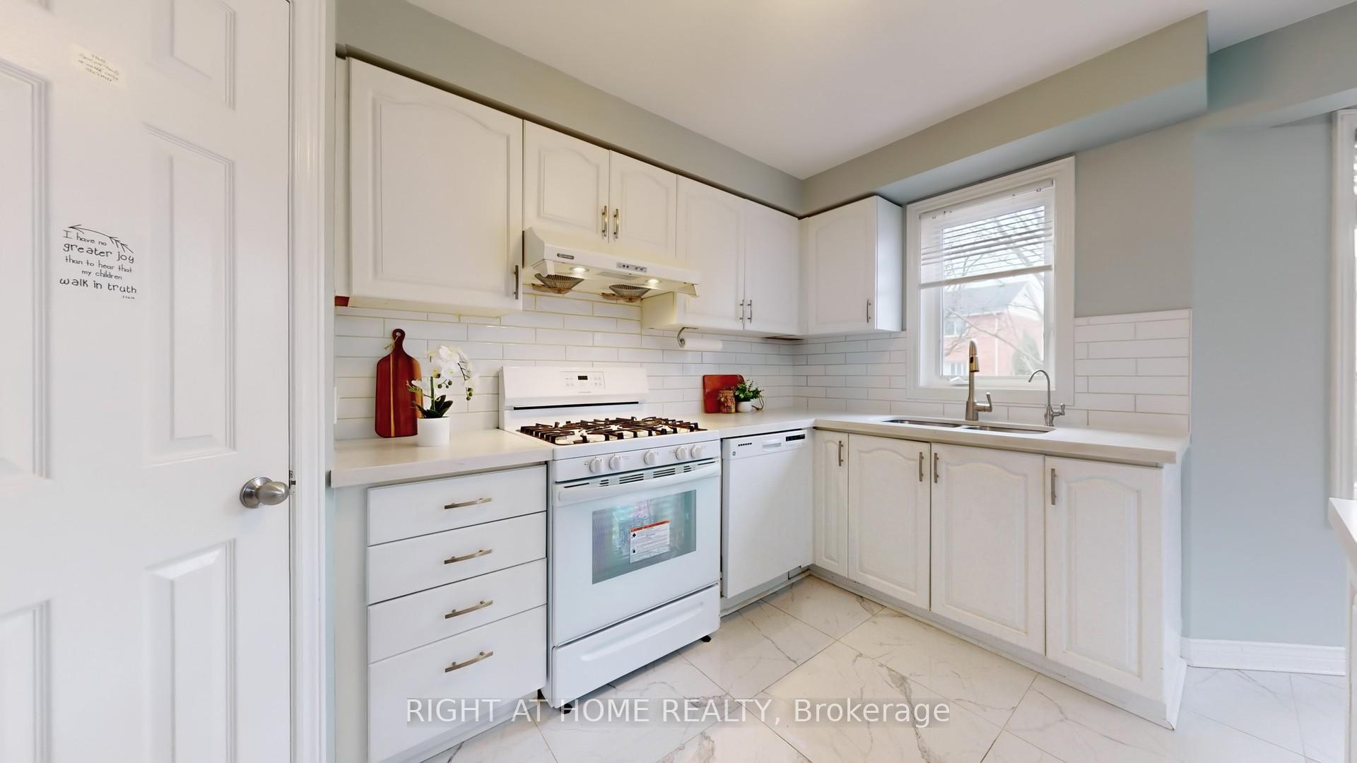 Photo 17 of 893 Sundance Circle, Oshawa, Northglen — HOMEH