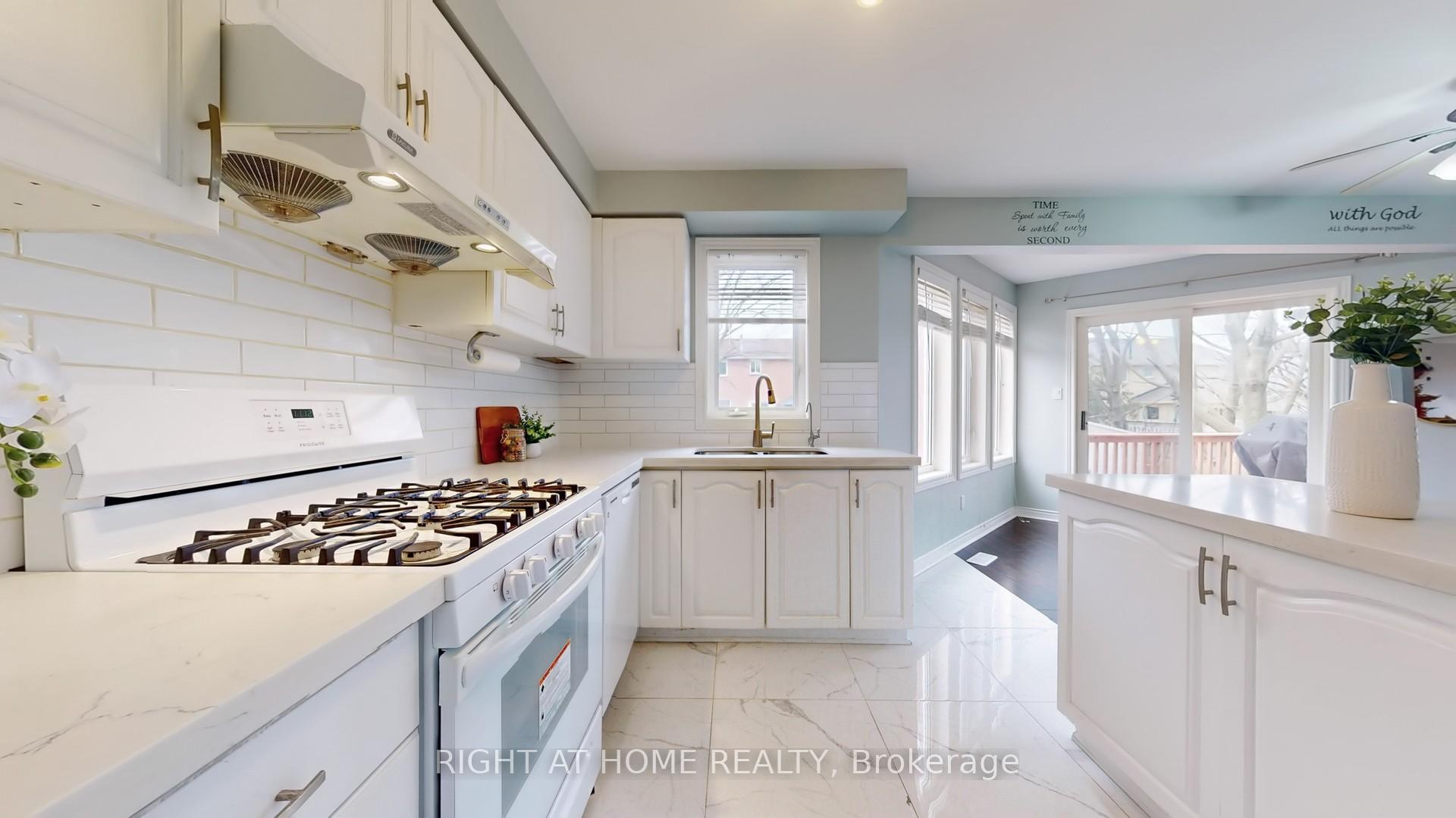 Photo 18 of 893 Sundance Circle, Oshawa, Northglen — HOMEH