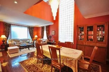 Photo 3 of 28 Angus Meadow Drive, Markham, Angus Glen — HOMEH
