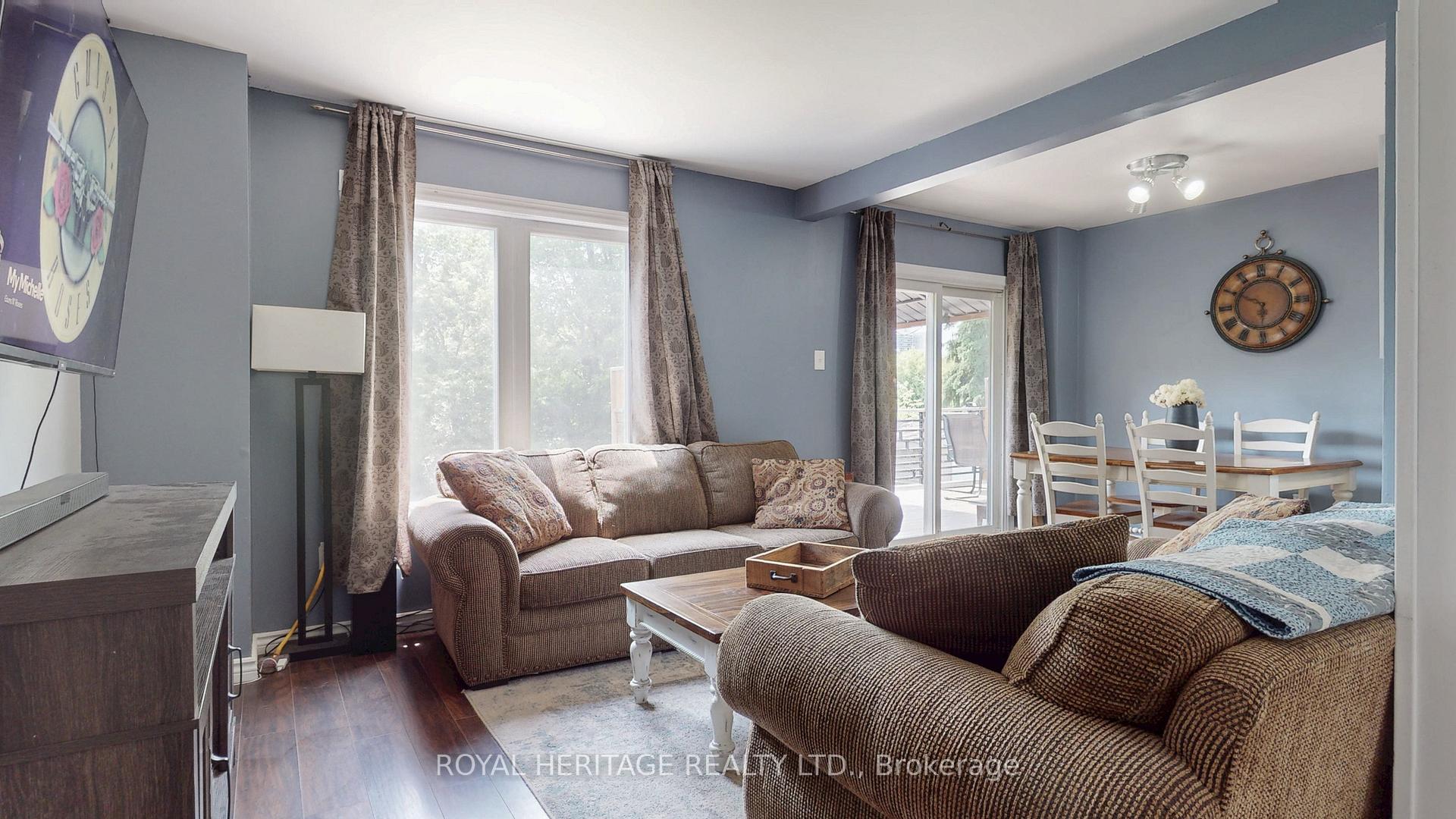 Photo 4 of 621 Cobblehill Drive, Oshawa, Pinecrest — HOMEH