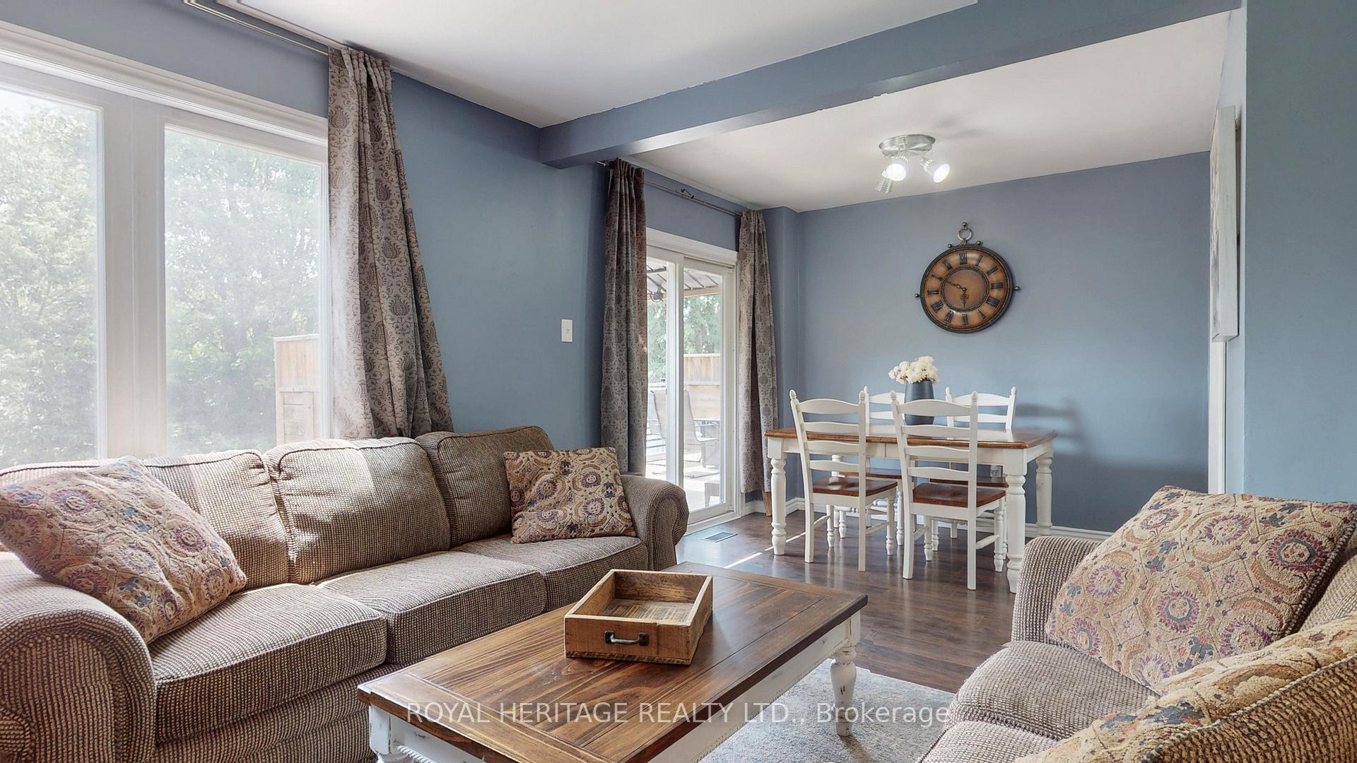 Photo 5 of 621 Cobblehill Drive, Oshawa, Pinecrest — HOMEH
