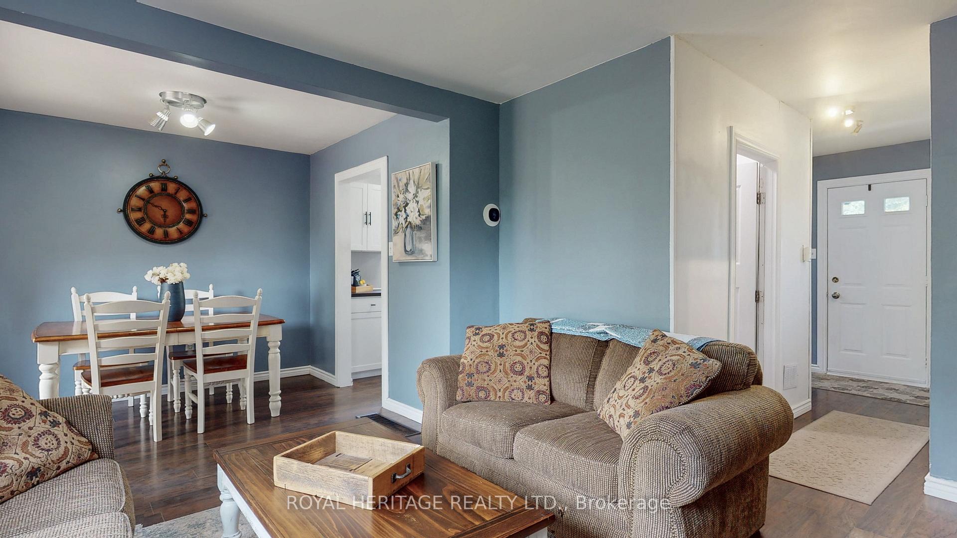 Photo 7 of 621 Cobblehill Drive, Oshawa, Pinecrest — HOMEH