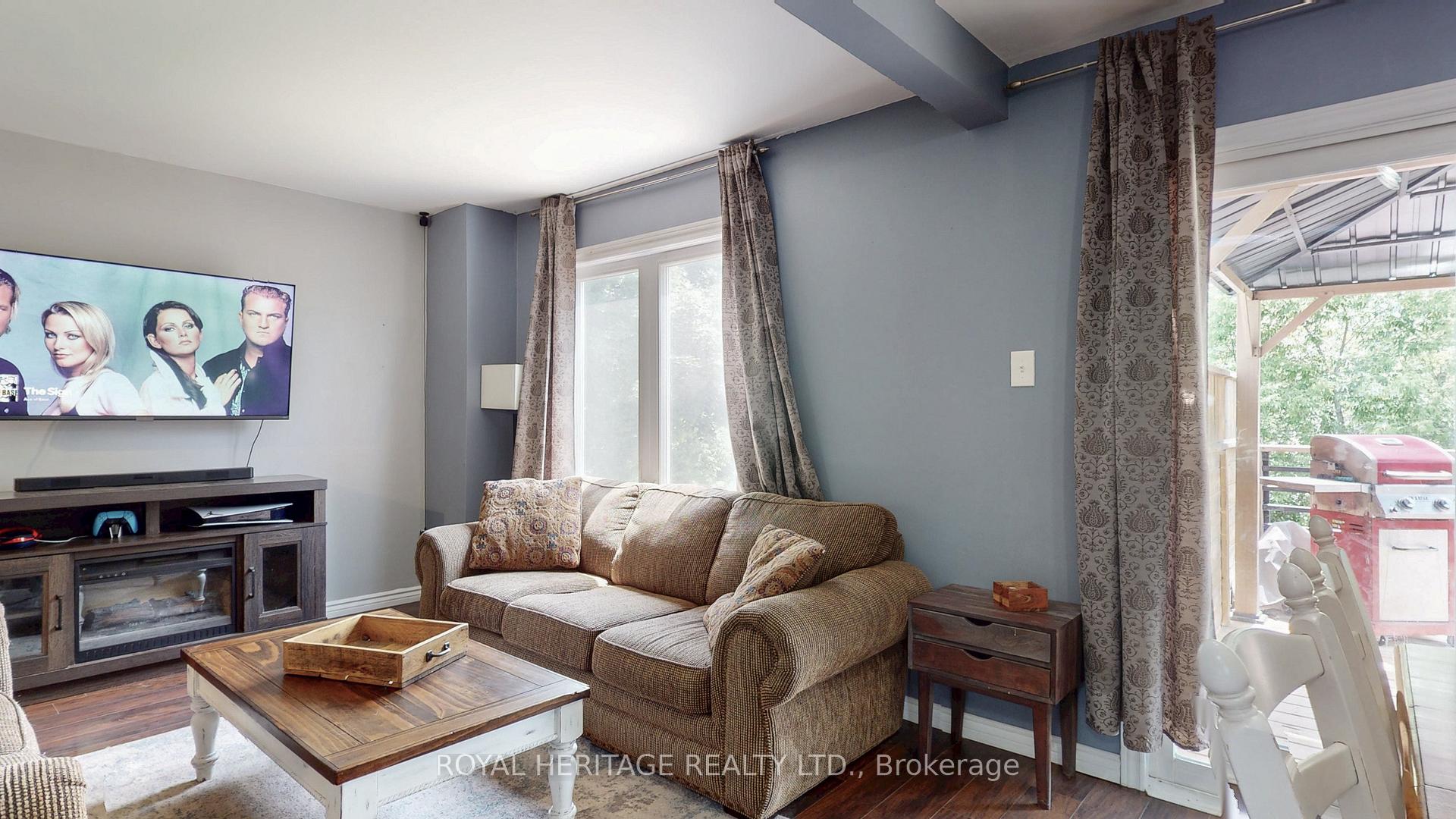 Photo 8 of 621 Cobblehill Drive, Oshawa, Pinecrest — HOMEH