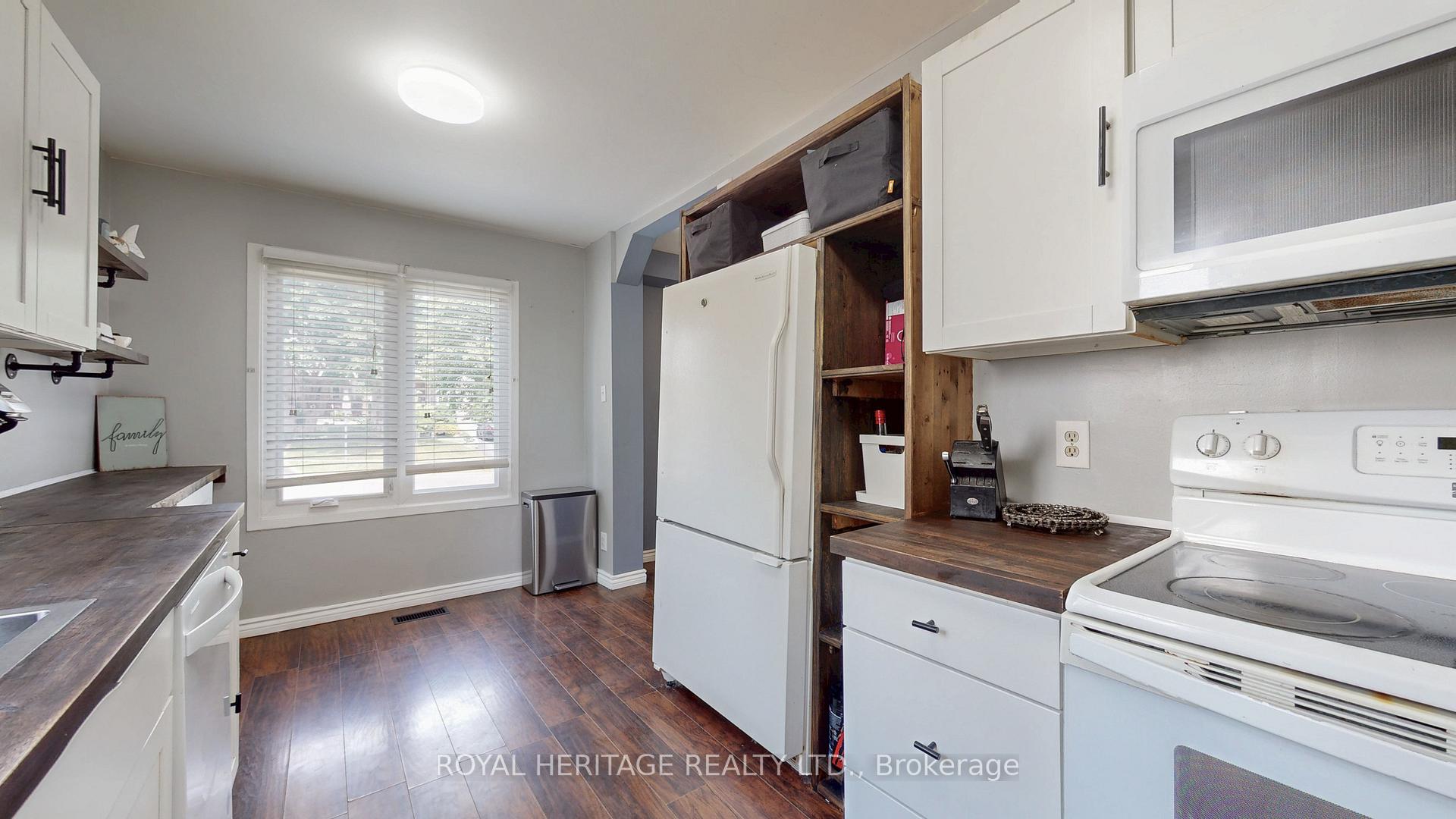 Photo 11 of 621 Cobblehill Drive, Oshawa, Pinecrest — HOMEH