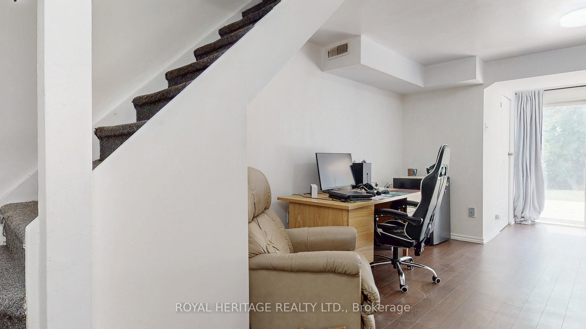 Photo 23 of 621 Cobblehill Drive, Oshawa, Pinecrest — HOMEH