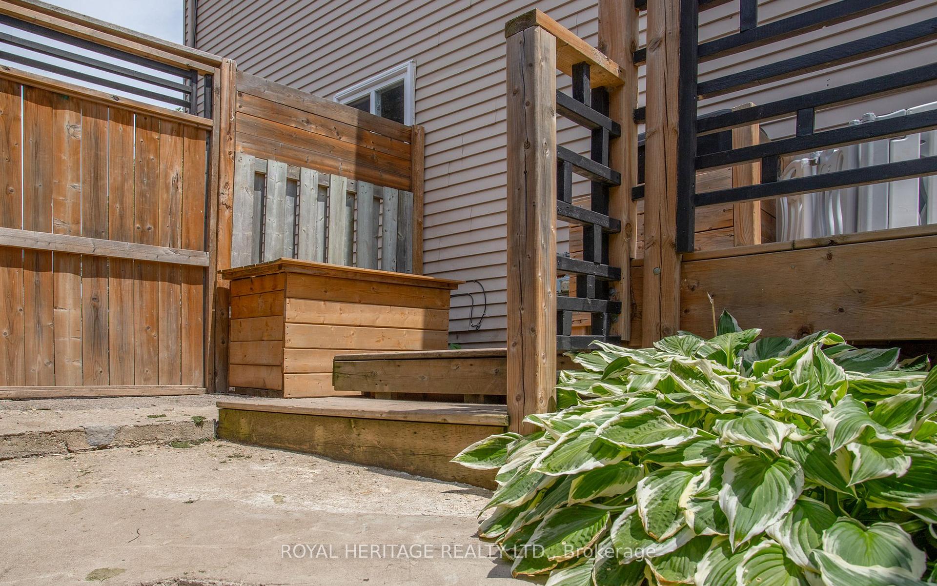 Photo 39 of 621 Cobblehill Drive, Oshawa, Pinecrest — HOMEH