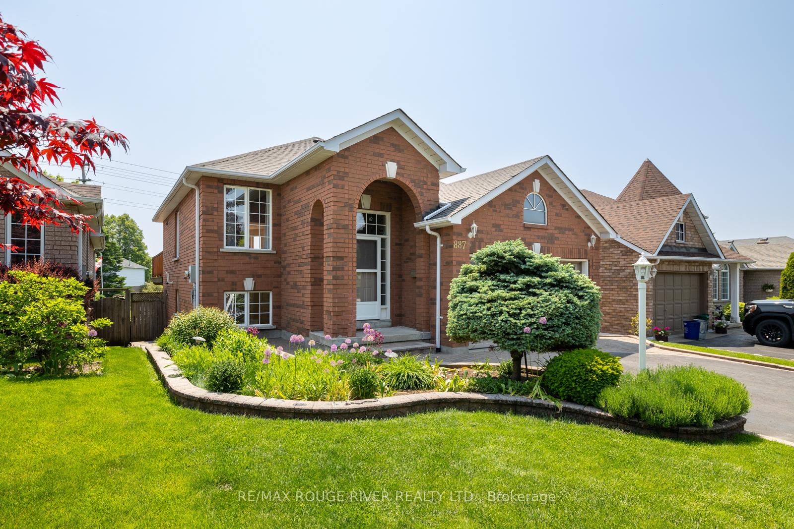 Photo 2 of 887 Beatrice Street E, Oshawa, Pinecrest — HOMEH