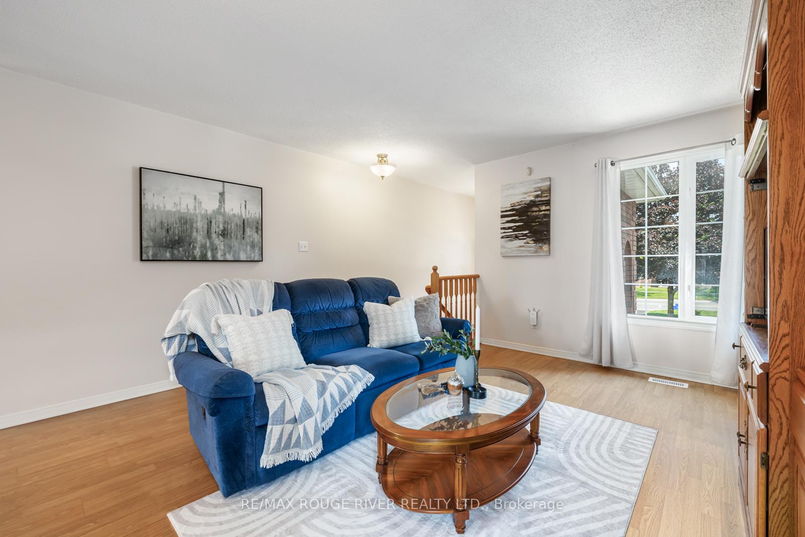 Photo 7 of 887 Beatrice Street E, Oshawa, Pinecrest — HOMEH
