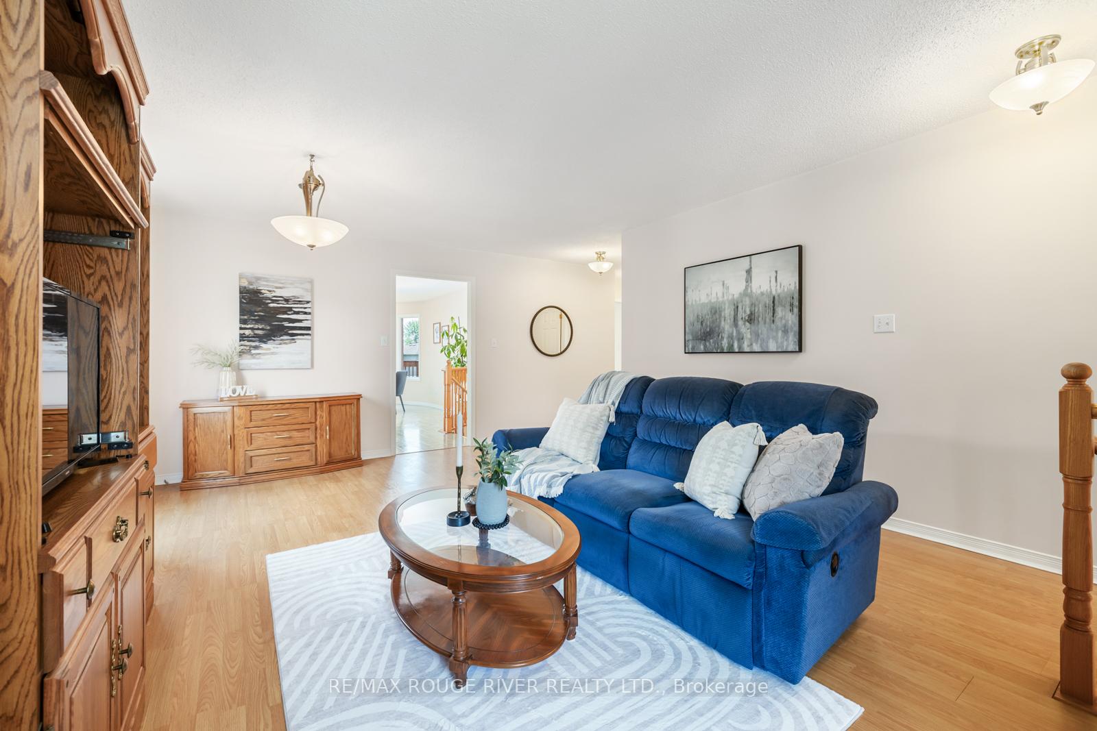 Photo 8 of 887 Beatrice Street E, Oshawa, Pinecrest — HOMEH