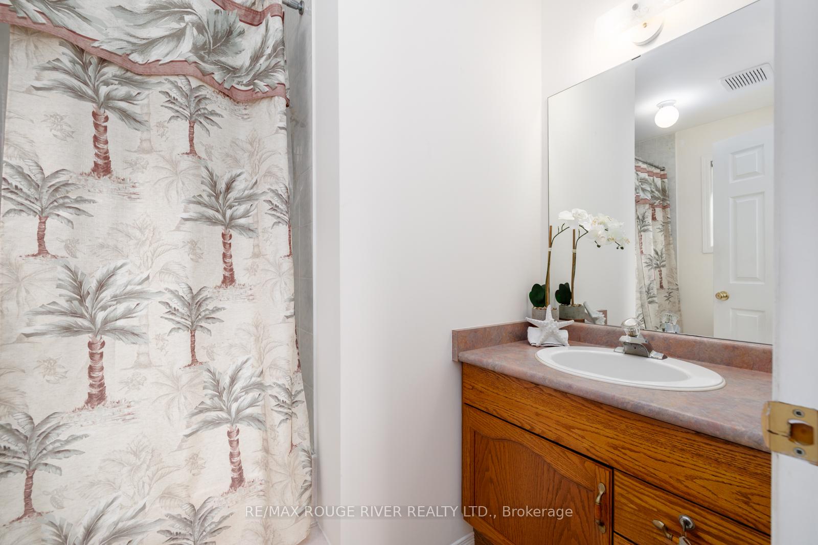 Photo 20 of 887 Beatrice Street E, Oshawa, Pinecrest — HOMEH