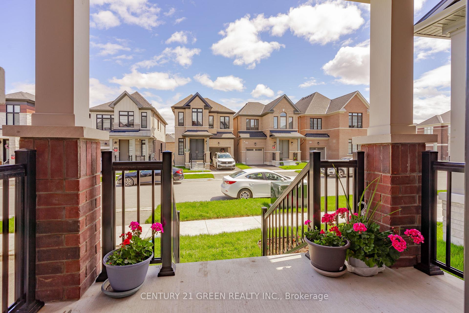 Photo 5 of 1090 Pisces Trail, Pickering, Rural Pickering — HOMEH