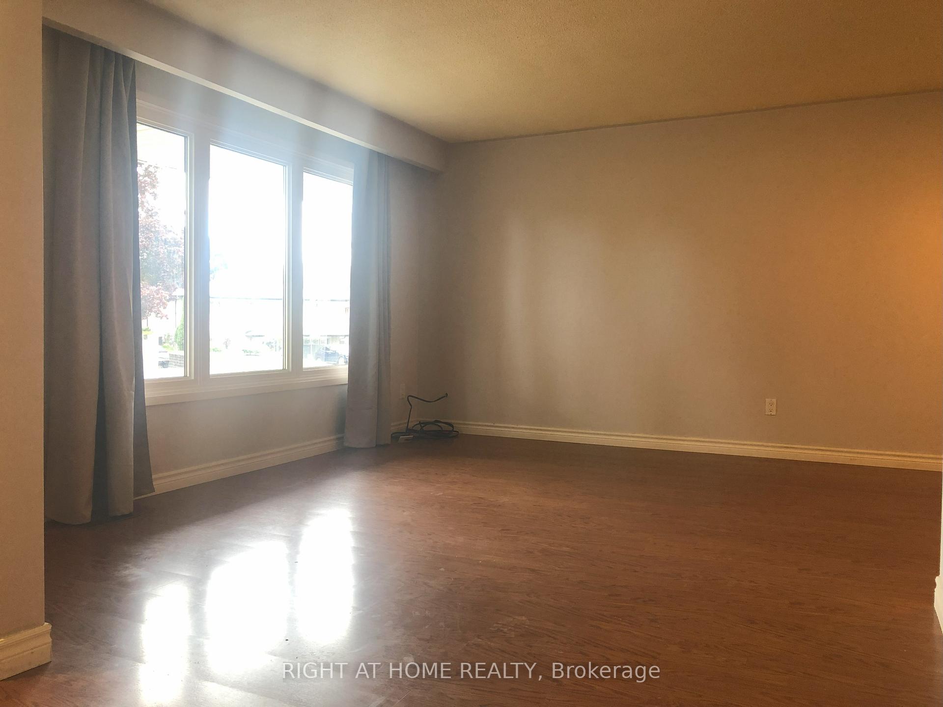 Photo 6 of Unit Upper, 361 Hillcroft Street, Oshawa, O'Neill — HOMEH