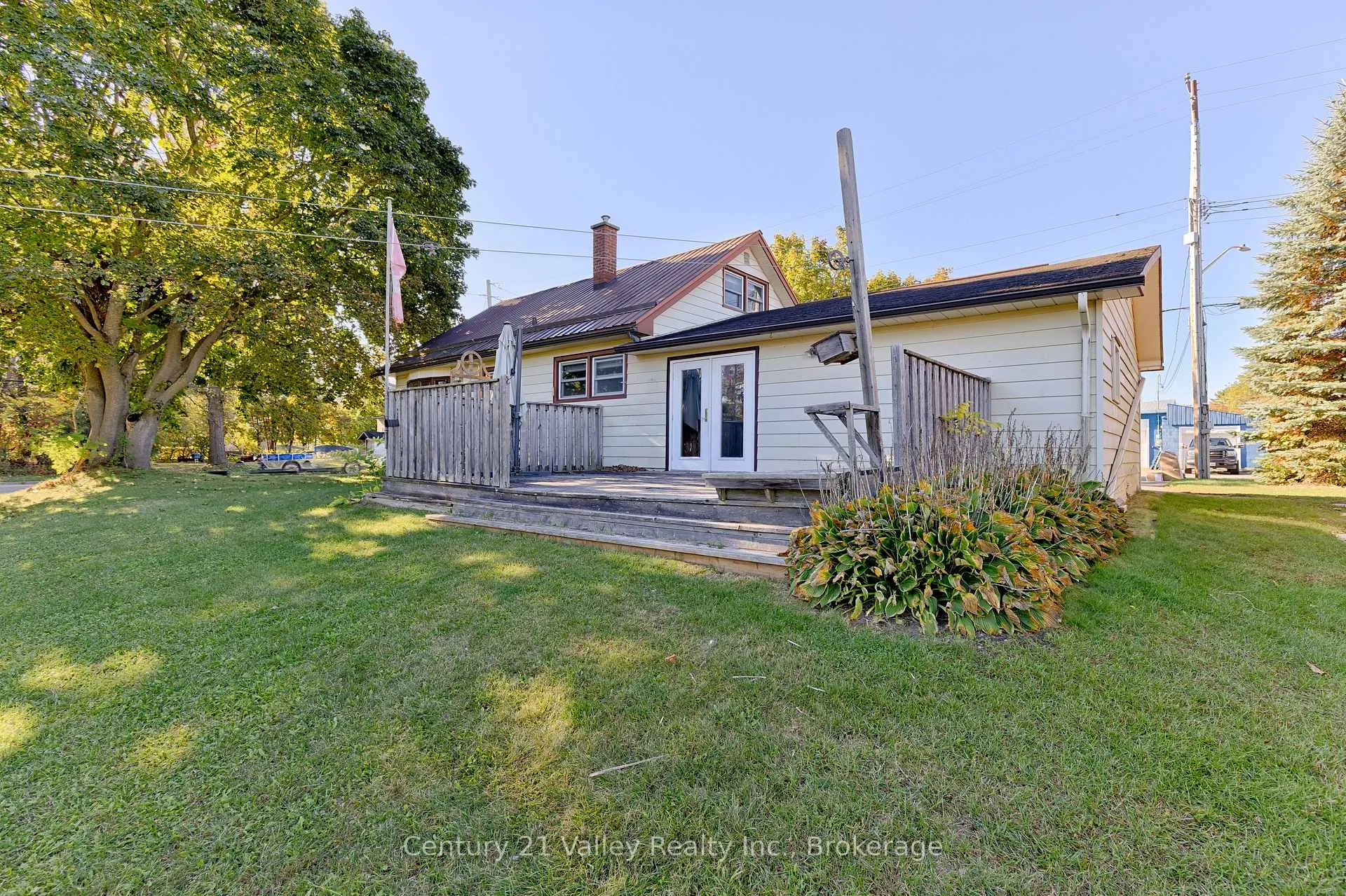 Photo 18 of 405 Moore Street, Renfrew — HOMEH