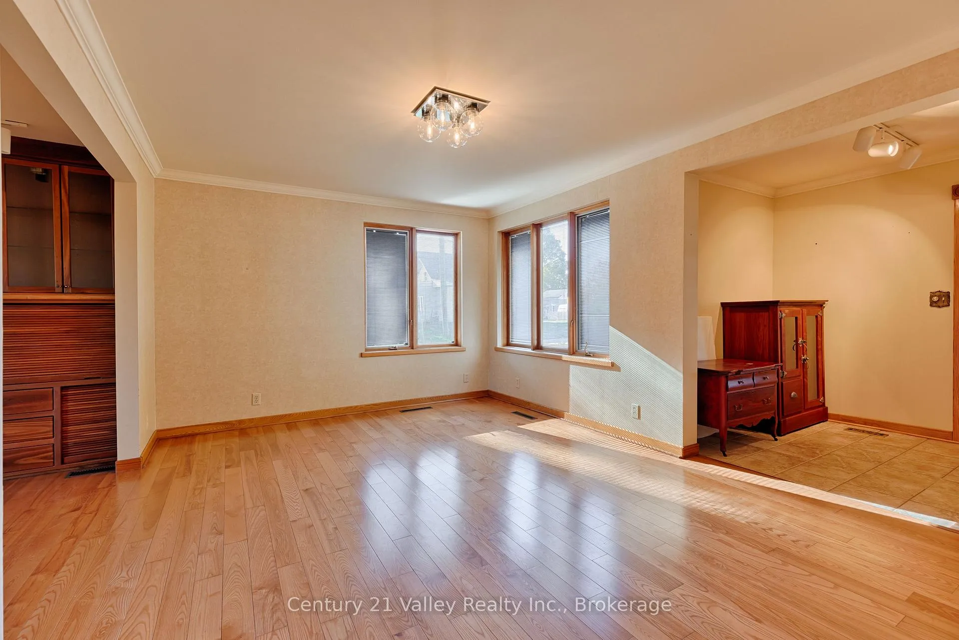 Photo 34 of 405 Moore Street, Renfrew — HOMEH