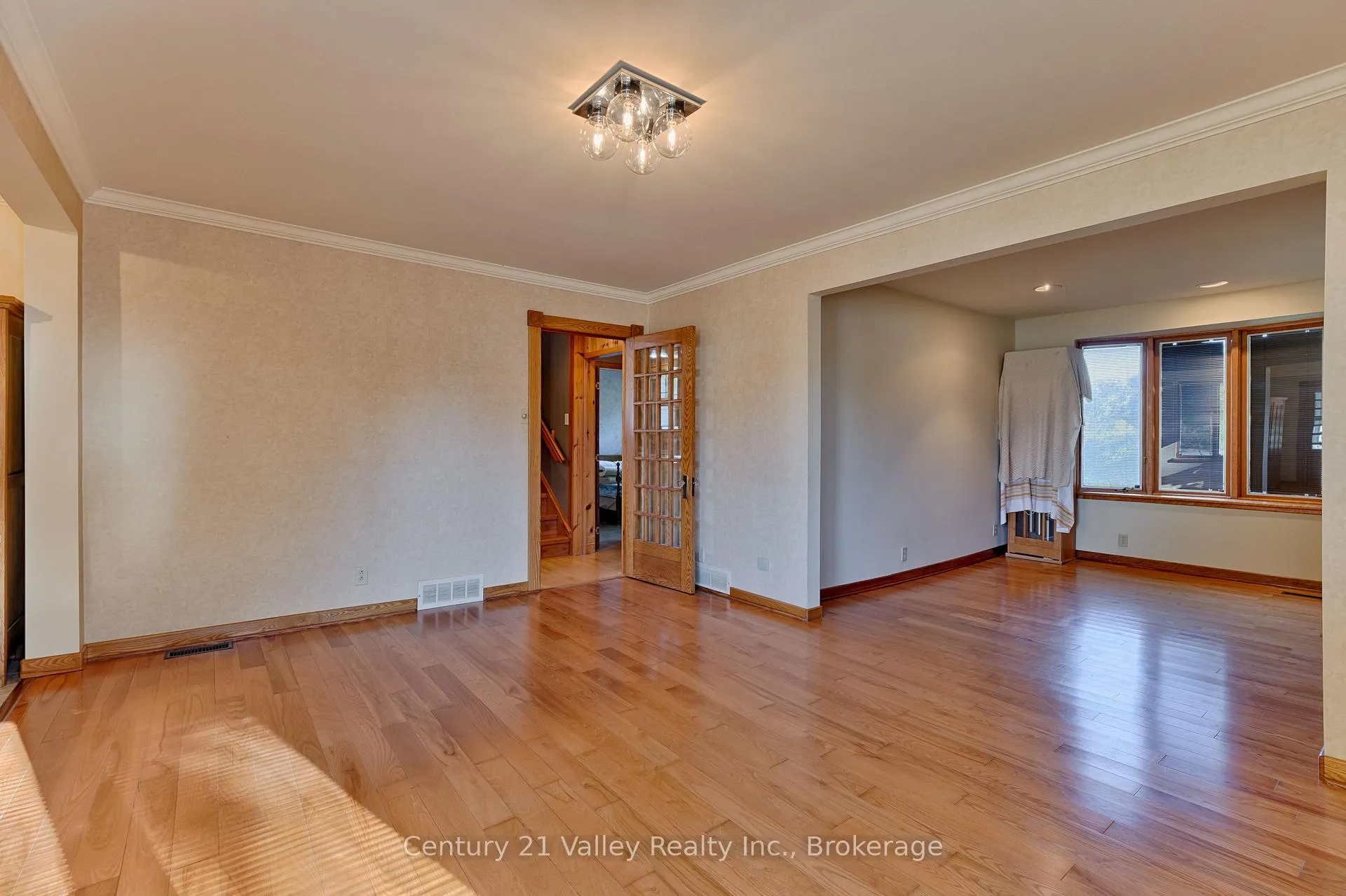 Photo 36 of 405 Moore Street, Renfrew — HOMEH