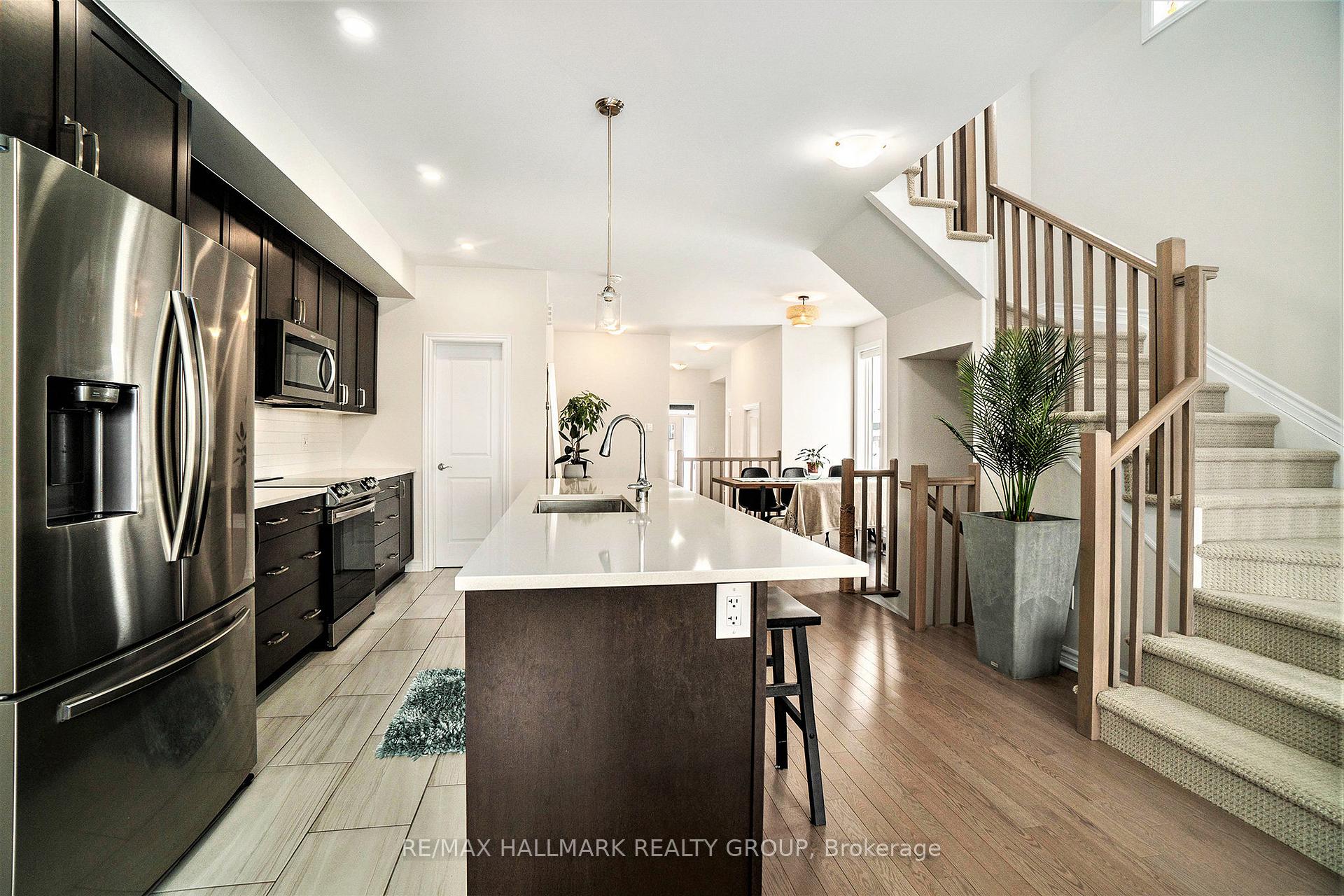 Photo 8 of 958 Socca Crescent, Ottawa, Notting Hill/Summerside — HOMEH