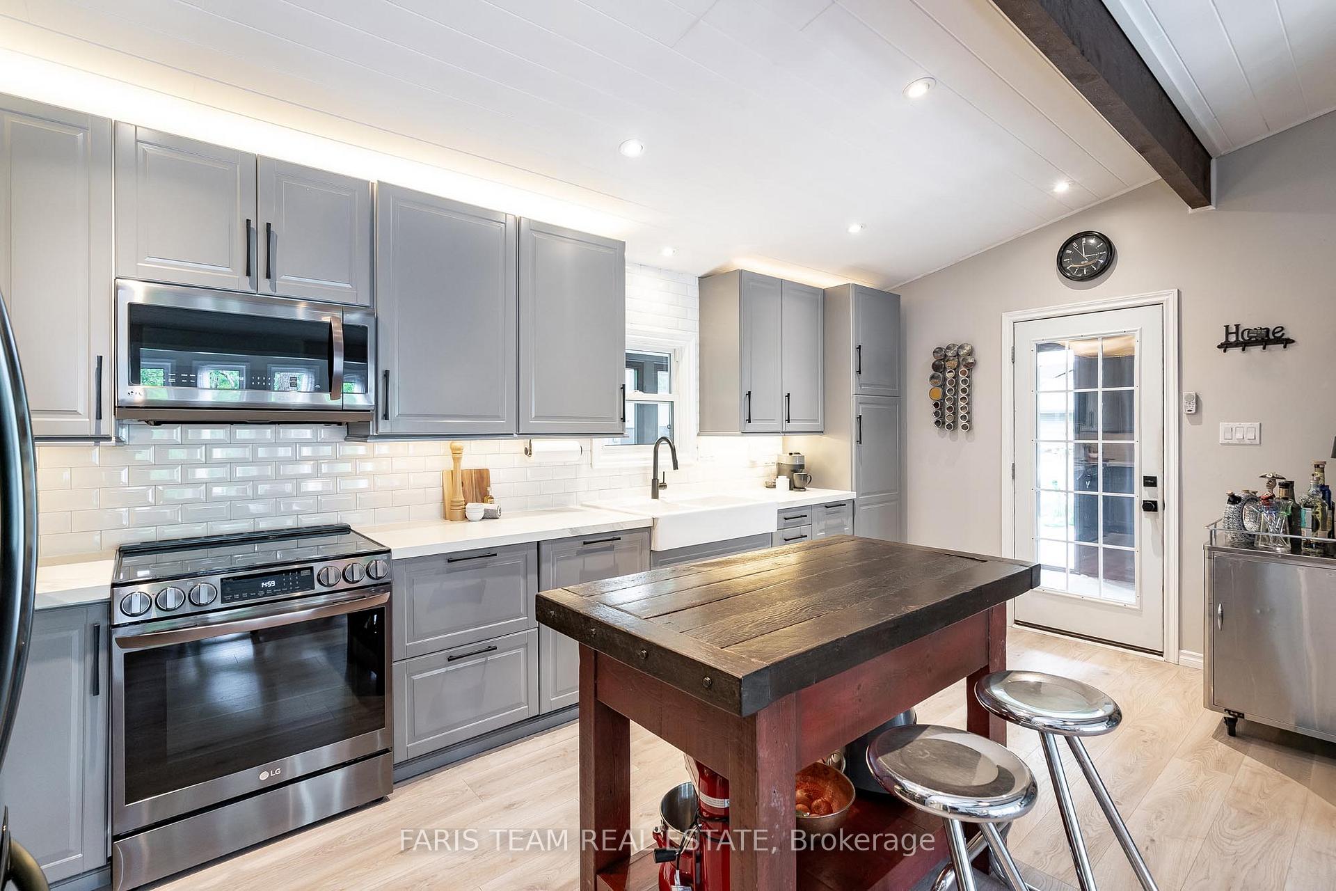 Photo 6 of 7672 Birch Drive, Ramara, Rural Ramara — HOMEH