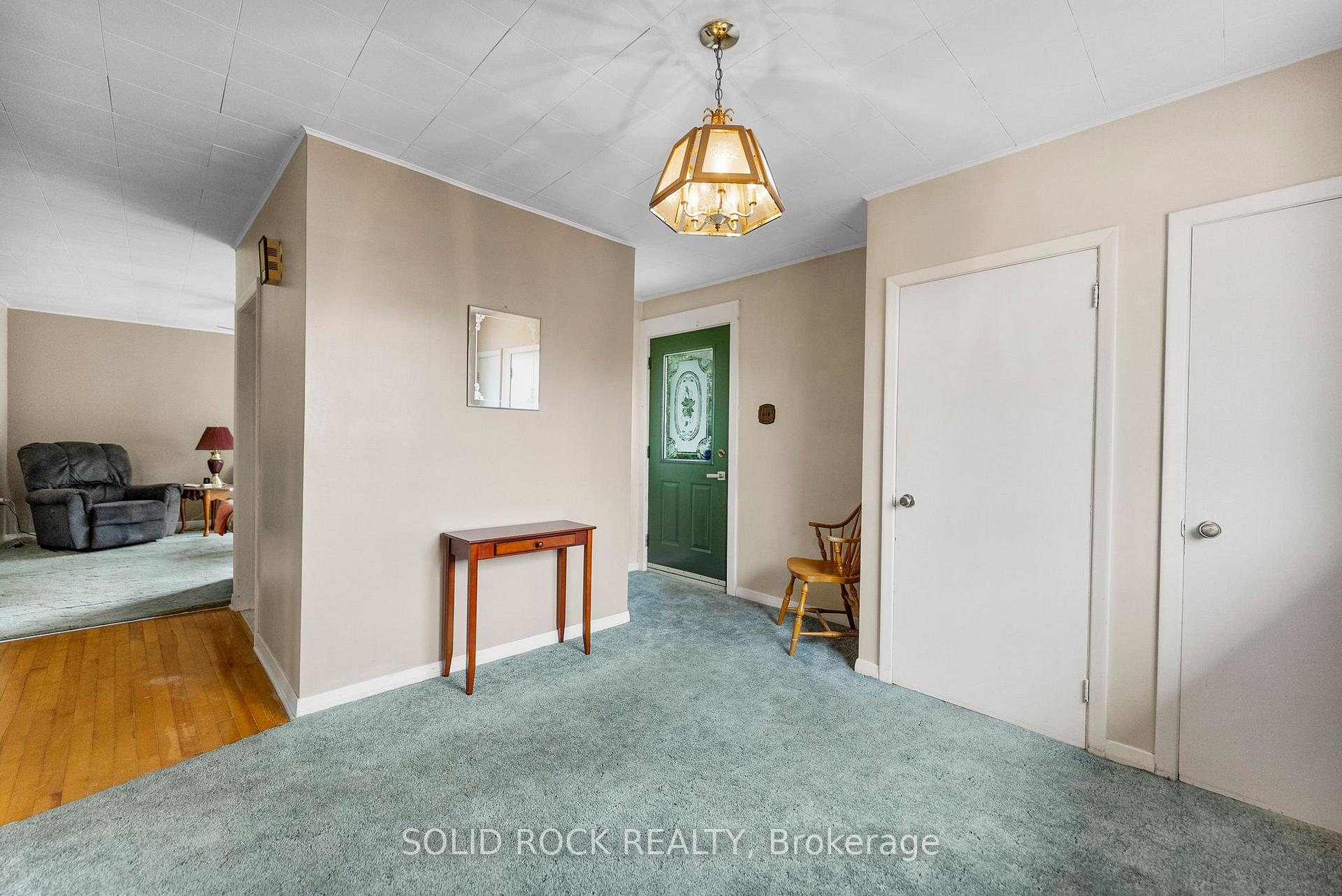 Photo 4 of 923 Raglan Street S, Renfrew — HOMEH