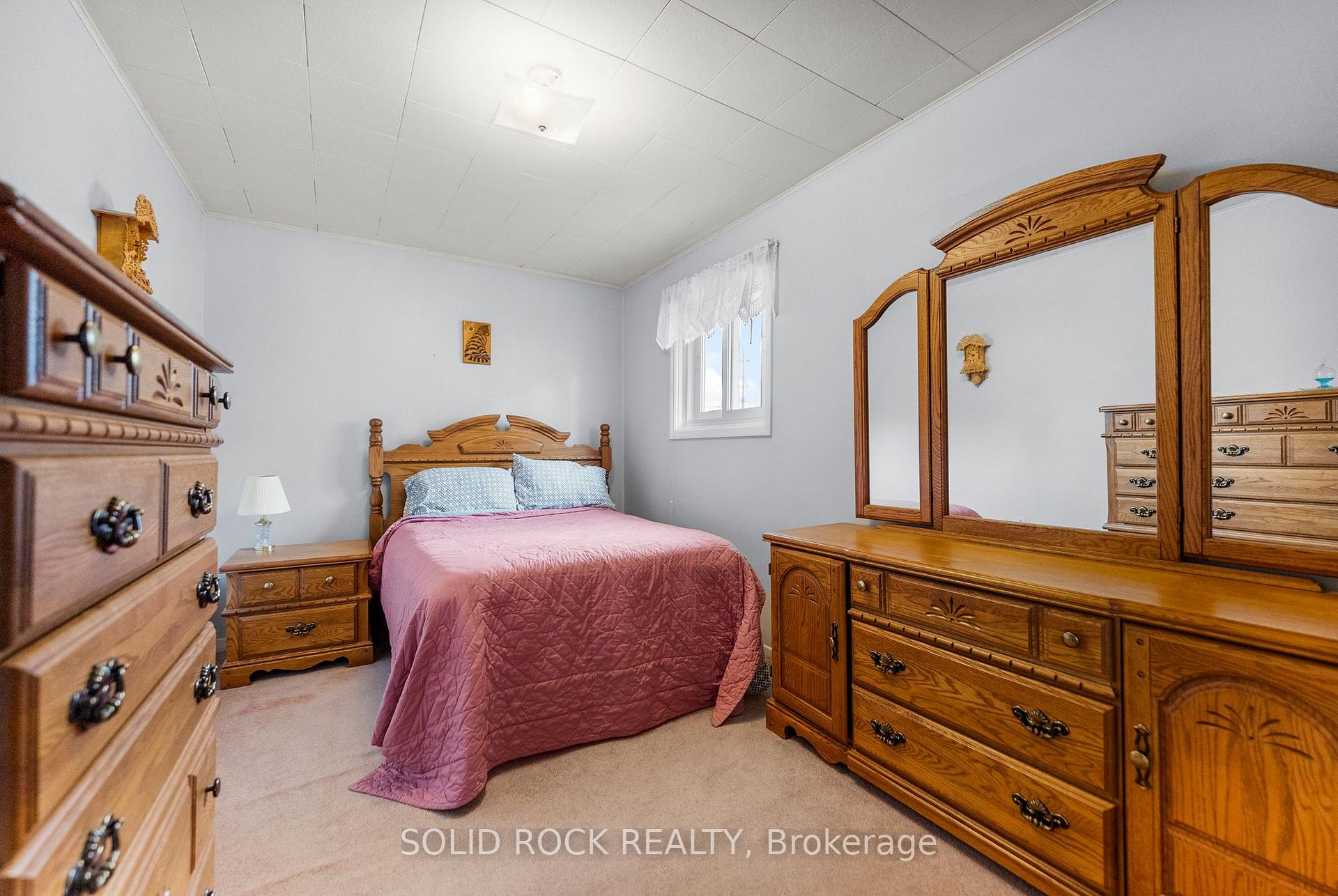 Photo 11 of 923 Raglan Street S, Renfrew — HOMEH