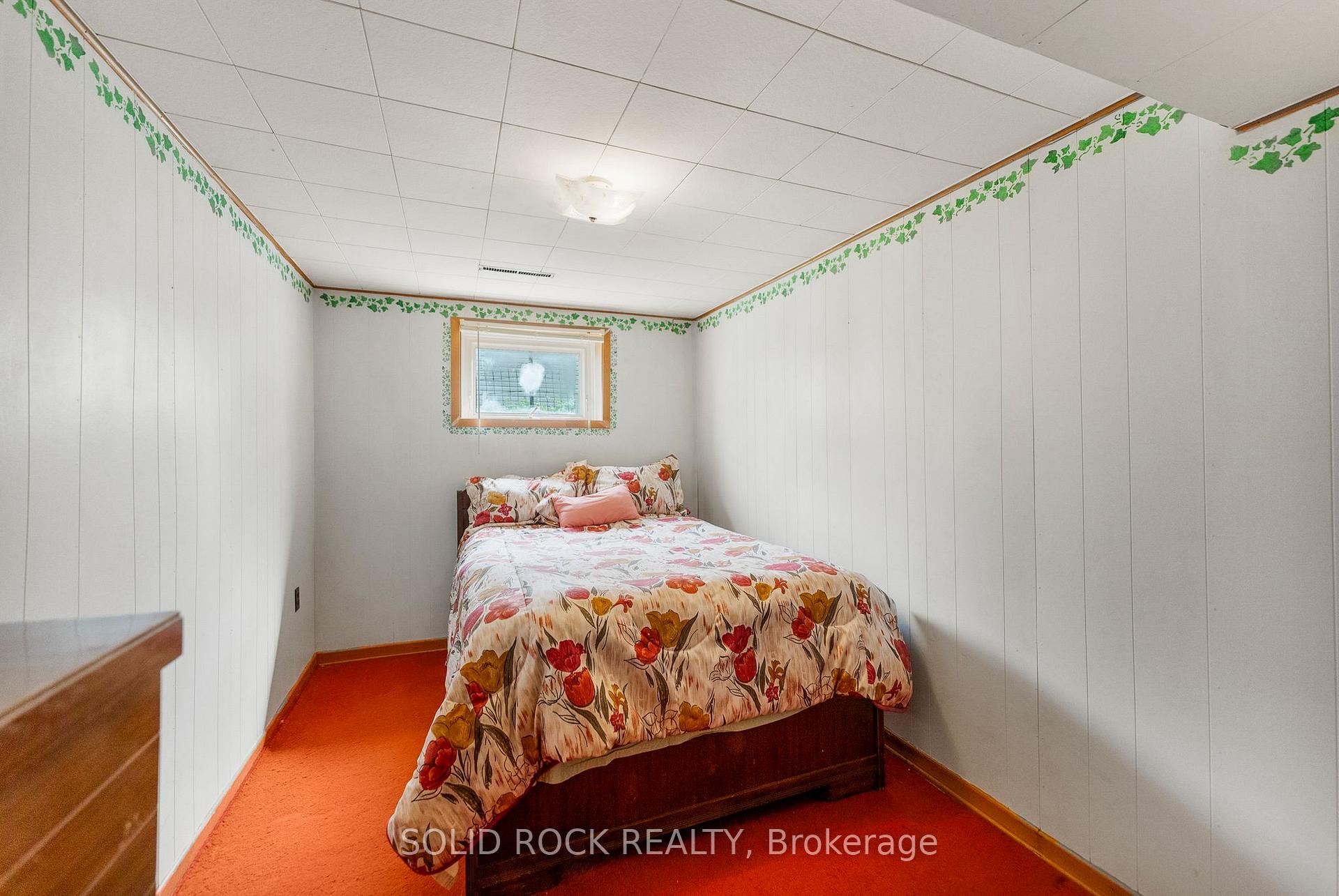Photo 18 of 923 Raglan Street S, Renfrew — HOMEH