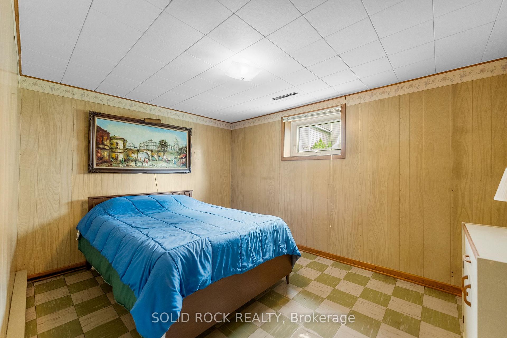 Photo 19 of 923 Raglan Street S, Renfrew — HOMEH
