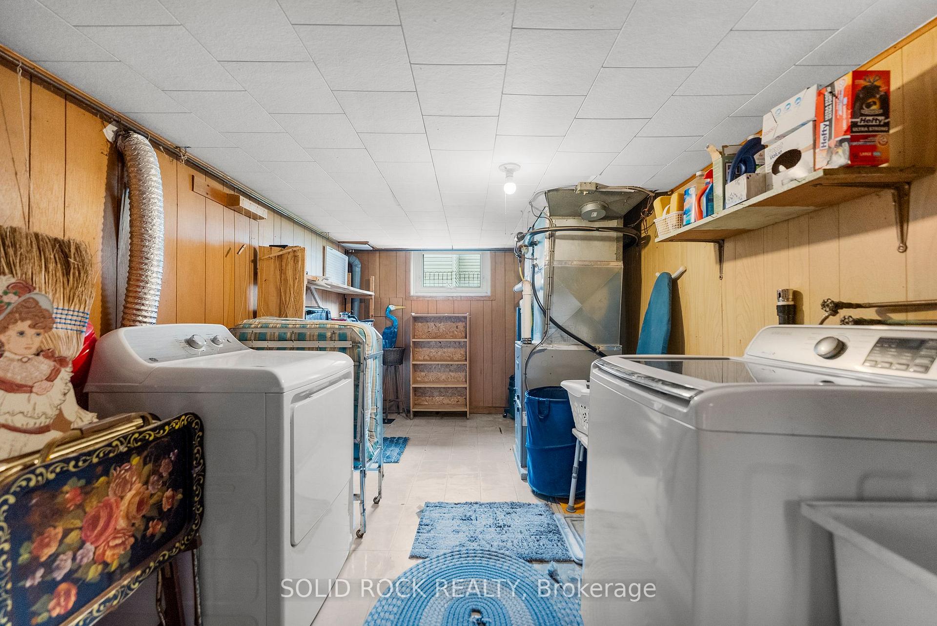 Photo 21 of 923 Raglan Street S, Renfrew — HOMEH