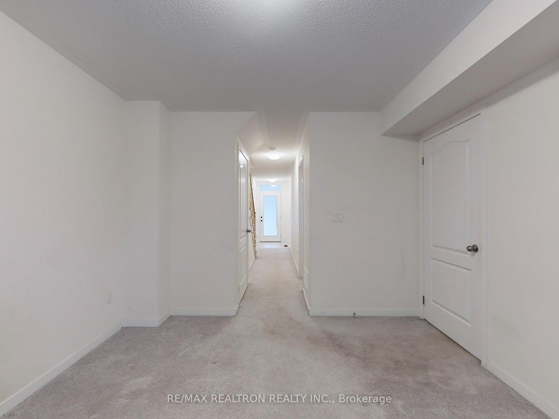 Photo 3 of 983 Kicking Horse Path, Oshawa, McLaughlin — HOMEH