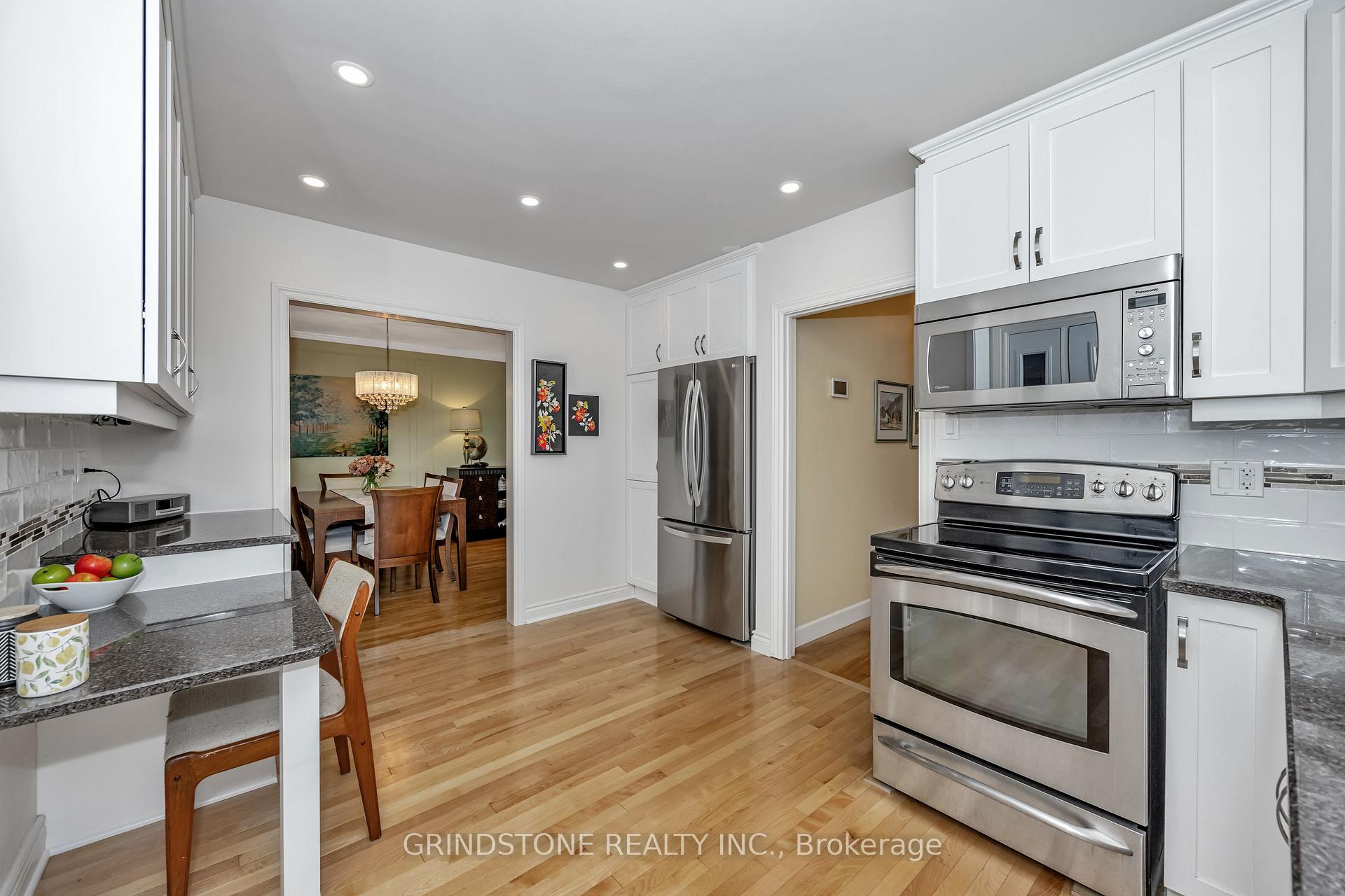 Photo 9 of 45 Corona Avenue, Ottawa, Rockcliffe — HOMEH