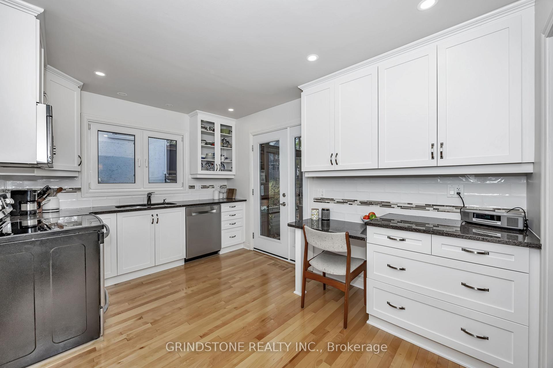 Photo 11 of 45 Corona Avenue, Ottawa, Rockcliffe — HOMEH