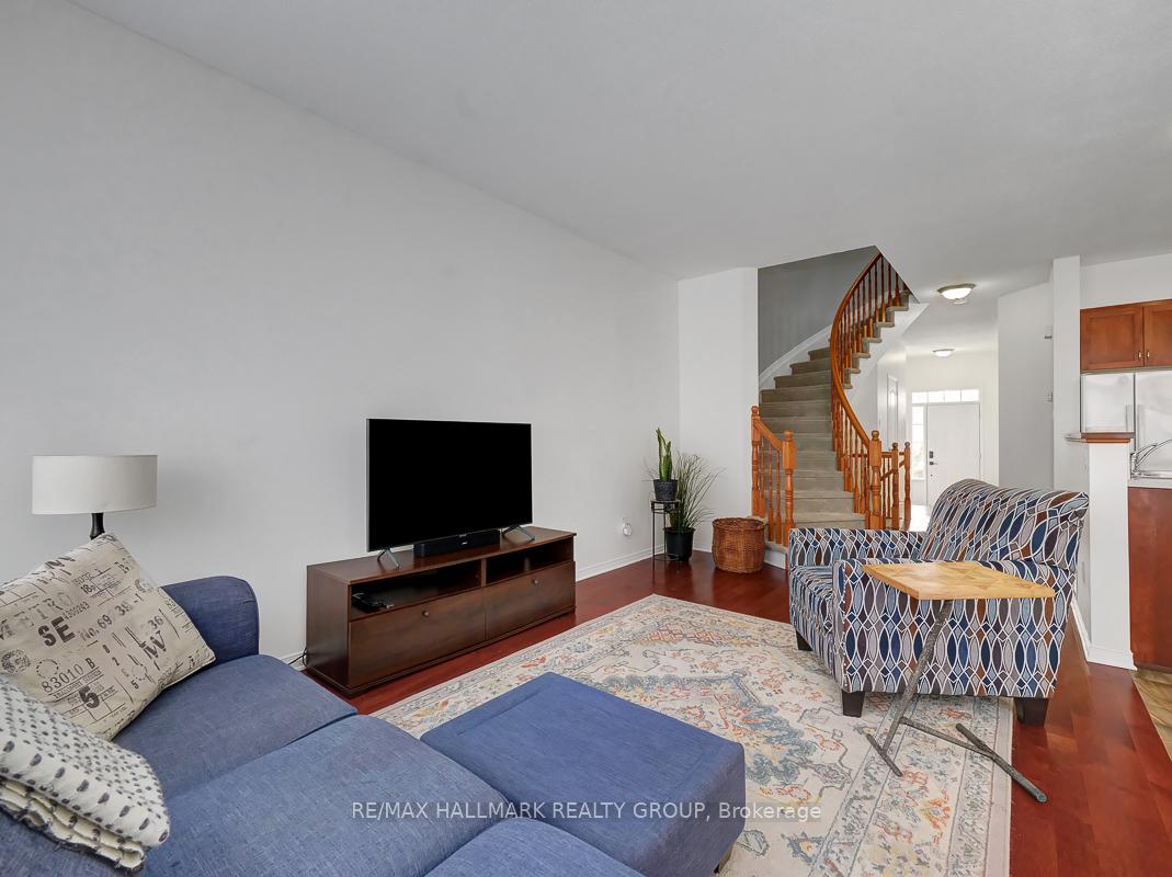 Photo 6 of 1408 Comfrey Crescent, Ottawa, Notting Hill/Summerside — HOMEH