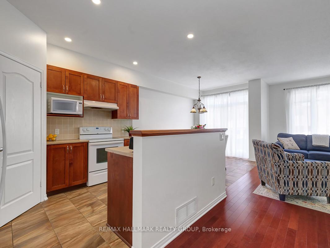 Photo 9 of 1408 Comfrey Crescent, Ottawa, Notting Hill/Summerside — HOMEH