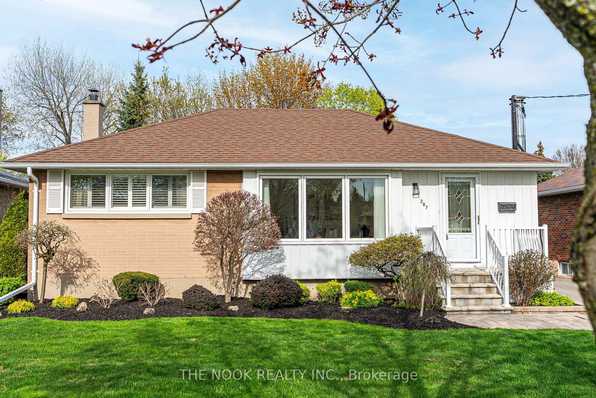 Photo 3 of 287 Windsor Street, Oshawa, Donevan — HOMEH