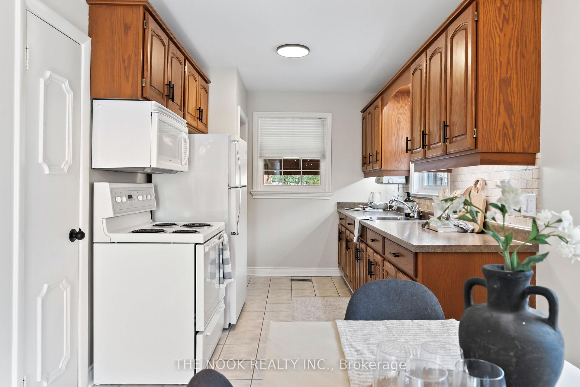 Photo 10 of 287 Windsor Street, Oshawa, Donevan — HOMEH
