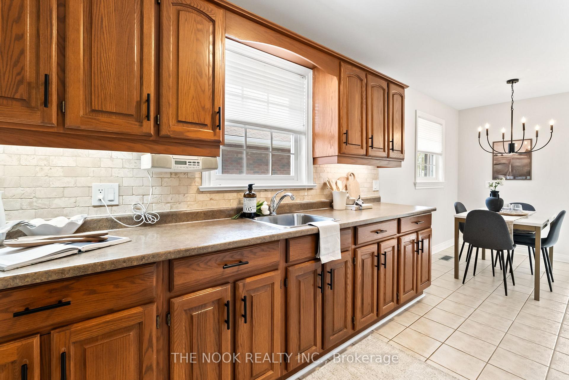 Photo 11 of 287 Windsor Street, Oshawa, Donevan — HOMEH