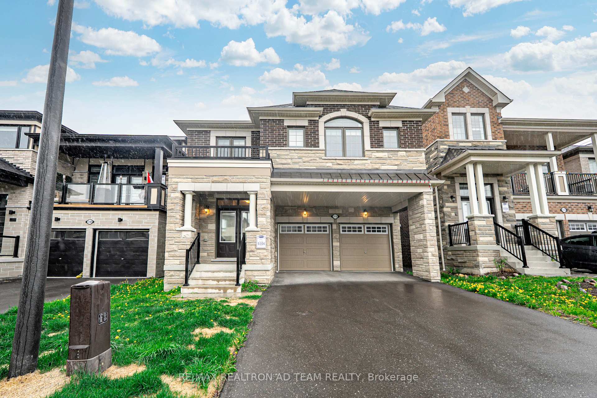 Photo 2 of 3110 Willowridge Path, Pickering, Rural Pickering — HOMEH