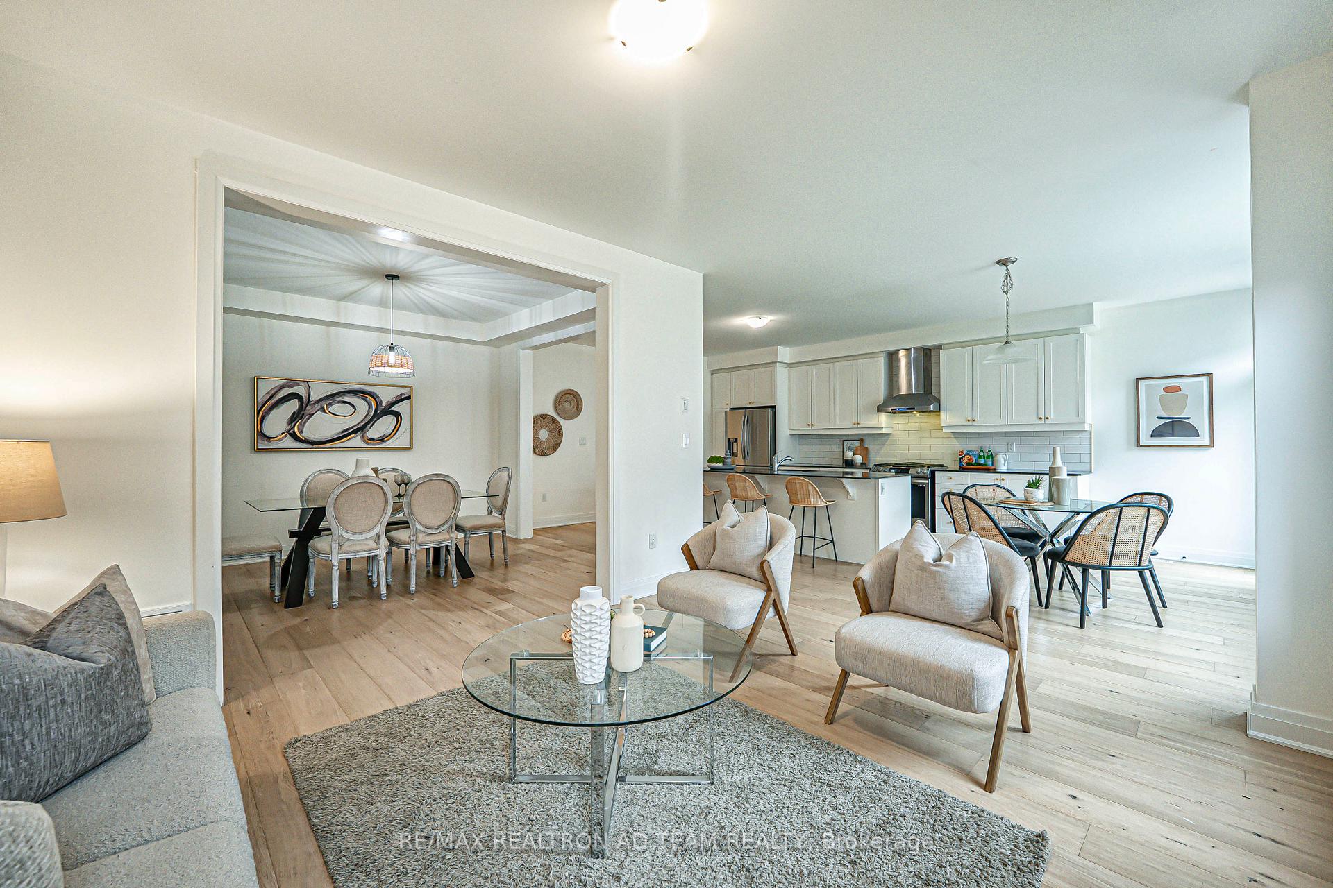 Photo 8 of 3110 Willowridge Path, Pickering, Rural Pickering — HOMEH