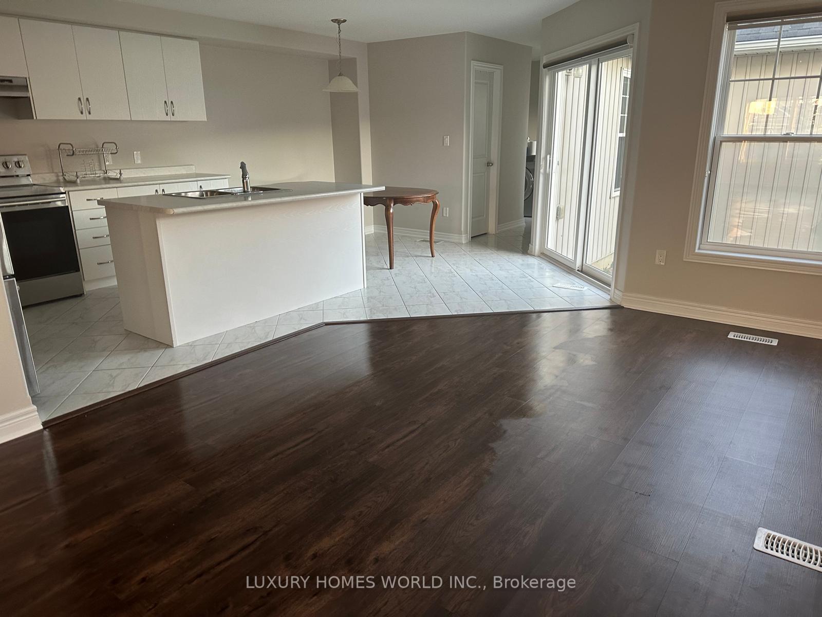 Photo 4 of 824 Broadway Boulevard, Peterborough, Northcrest Ward 5 — HOMEH