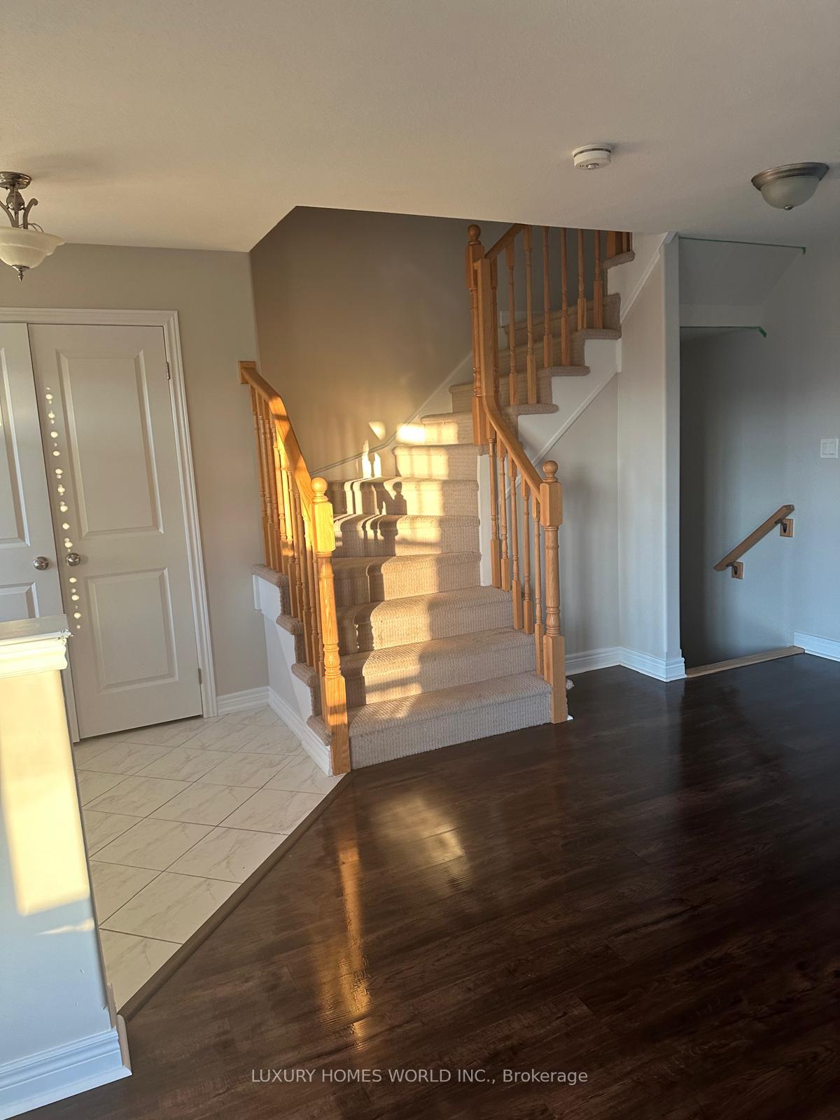 Photo 6 of 824 Broadway Boulevard, Peterborough, Northcrest Ward 5 — HOMEH