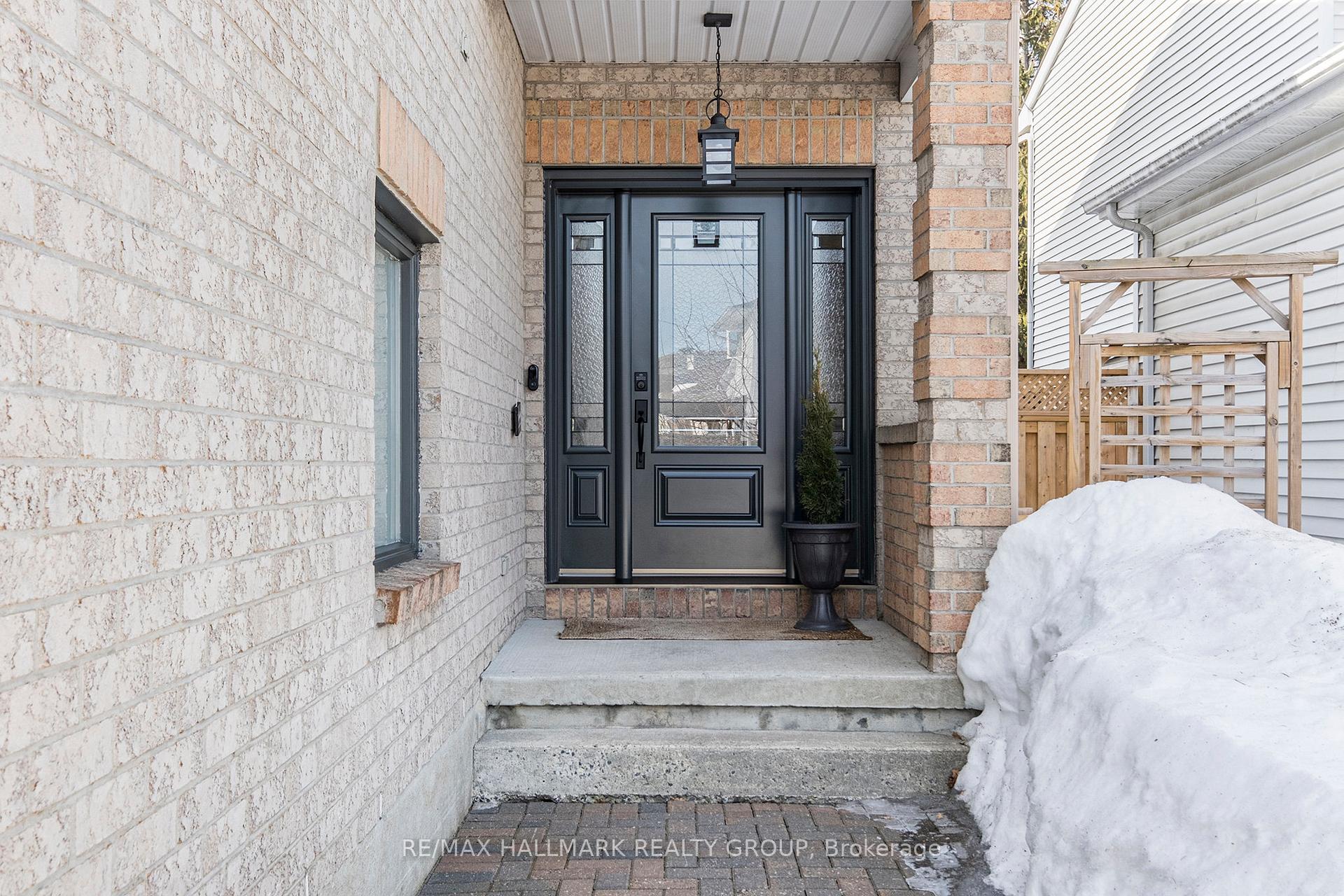 Photo 2 of 668 Apollo Way, Ottawa, Fallingbrook/Pineridge — HOMEH