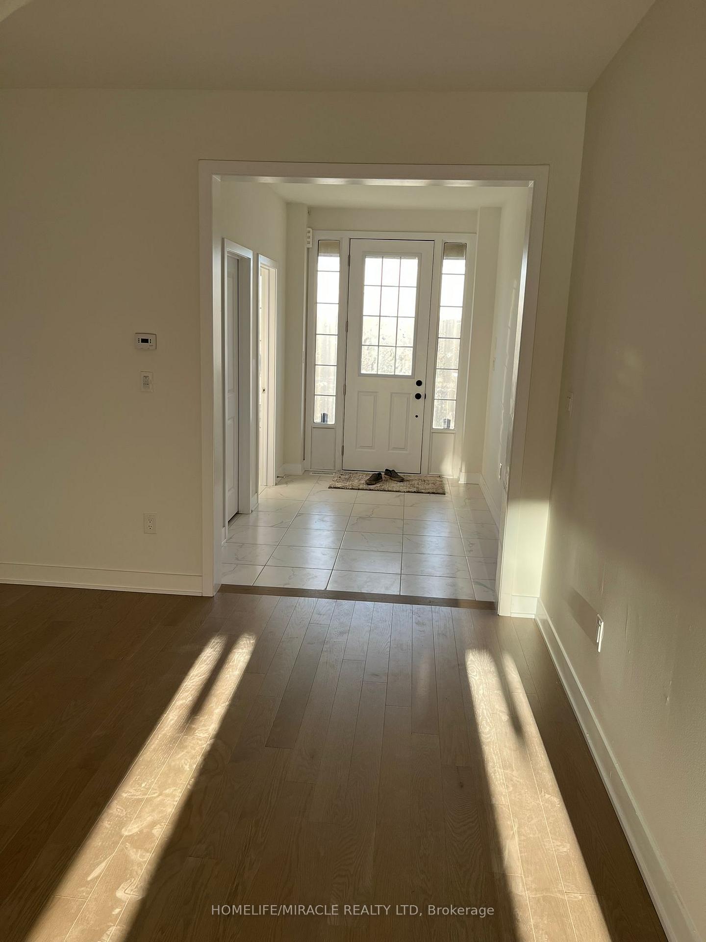 Photo 2 of 257 Flavelle Way, Peterborough, Monaghan Ward 2 — HOMEH