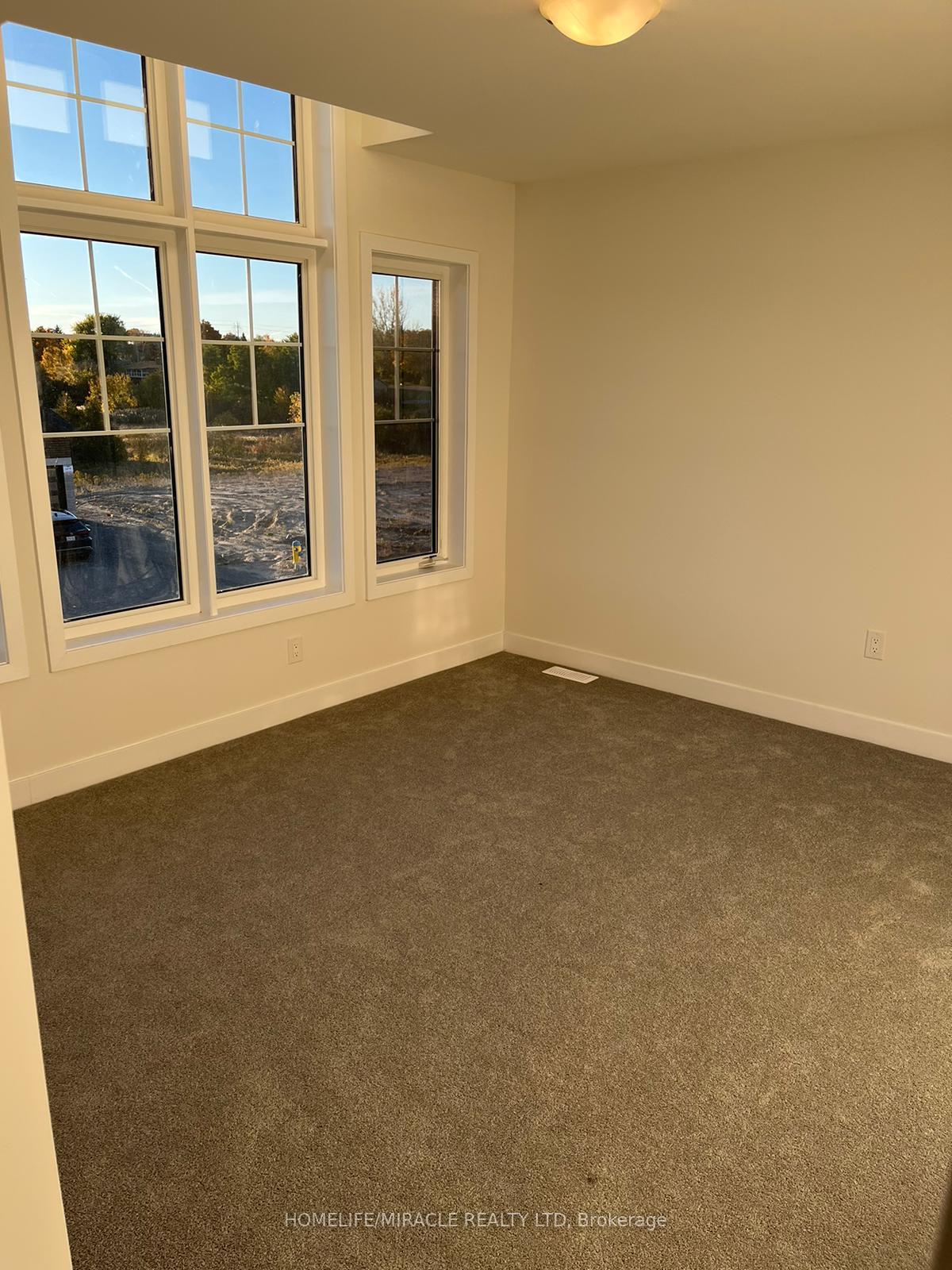 Photo 11 of 257 Flavelle Way, Peterborough, Monaghan Ward 2 — HOMEH