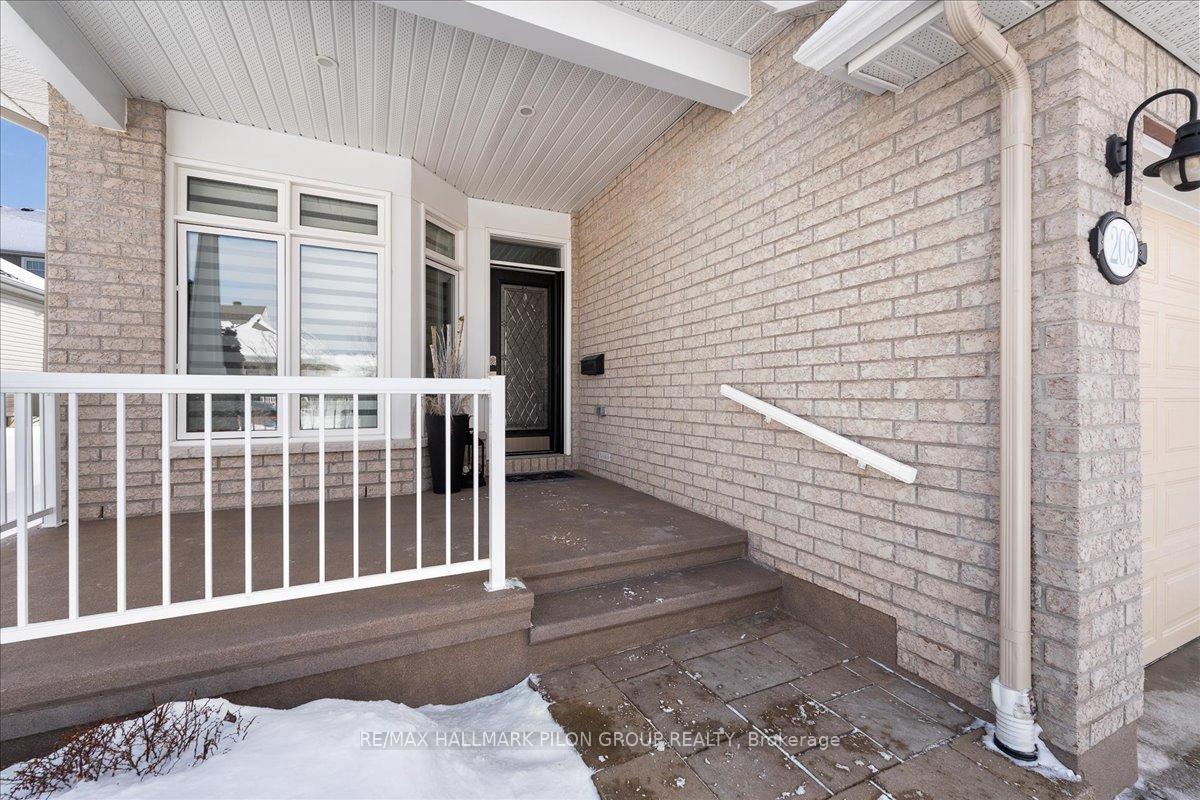 Photo 2 of 209 Brouage Way, Ottawa, Camelot — HOMEH
