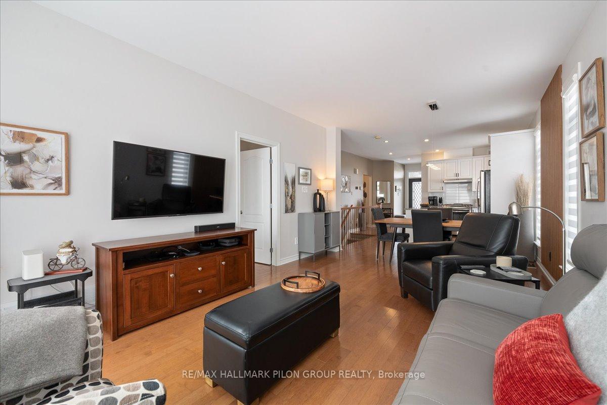 Photo 12 of 209 Brouage Way, Ottawa, Camelot — HOMEH