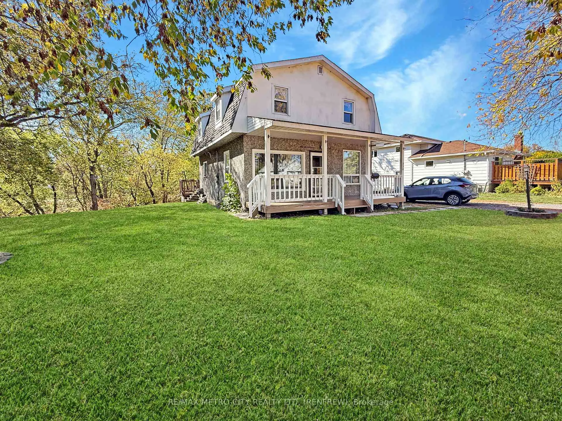 Photo 1 of 330 McLean Street, Renfrew — HOMEH