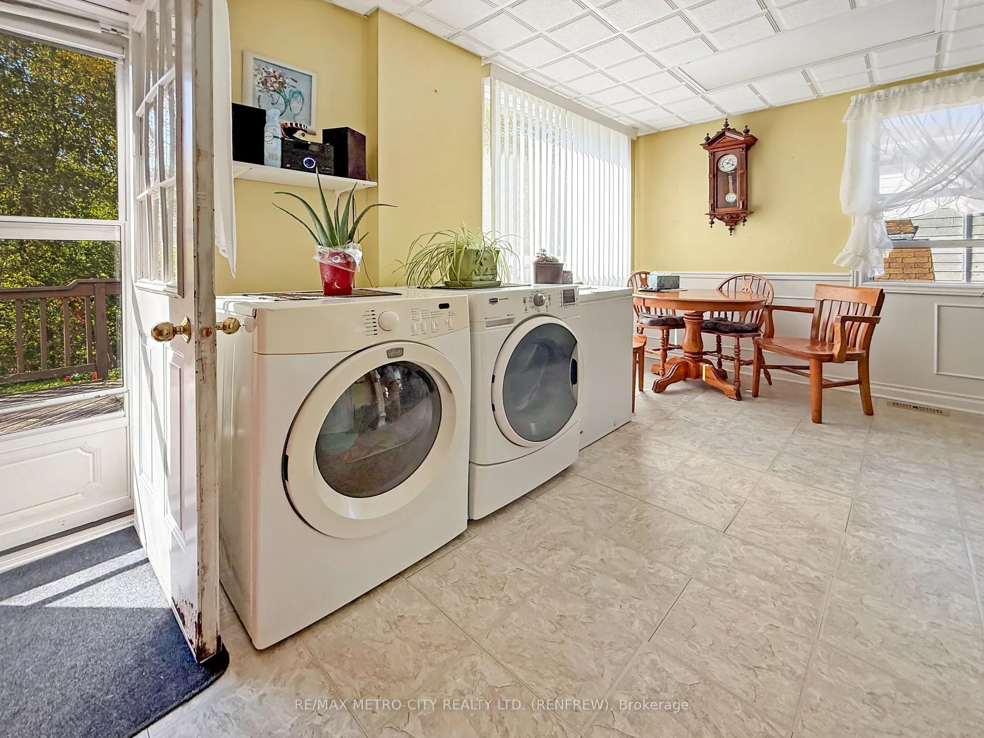 Photo 6 of 330 McLean Street, Renfrew — HOMEH