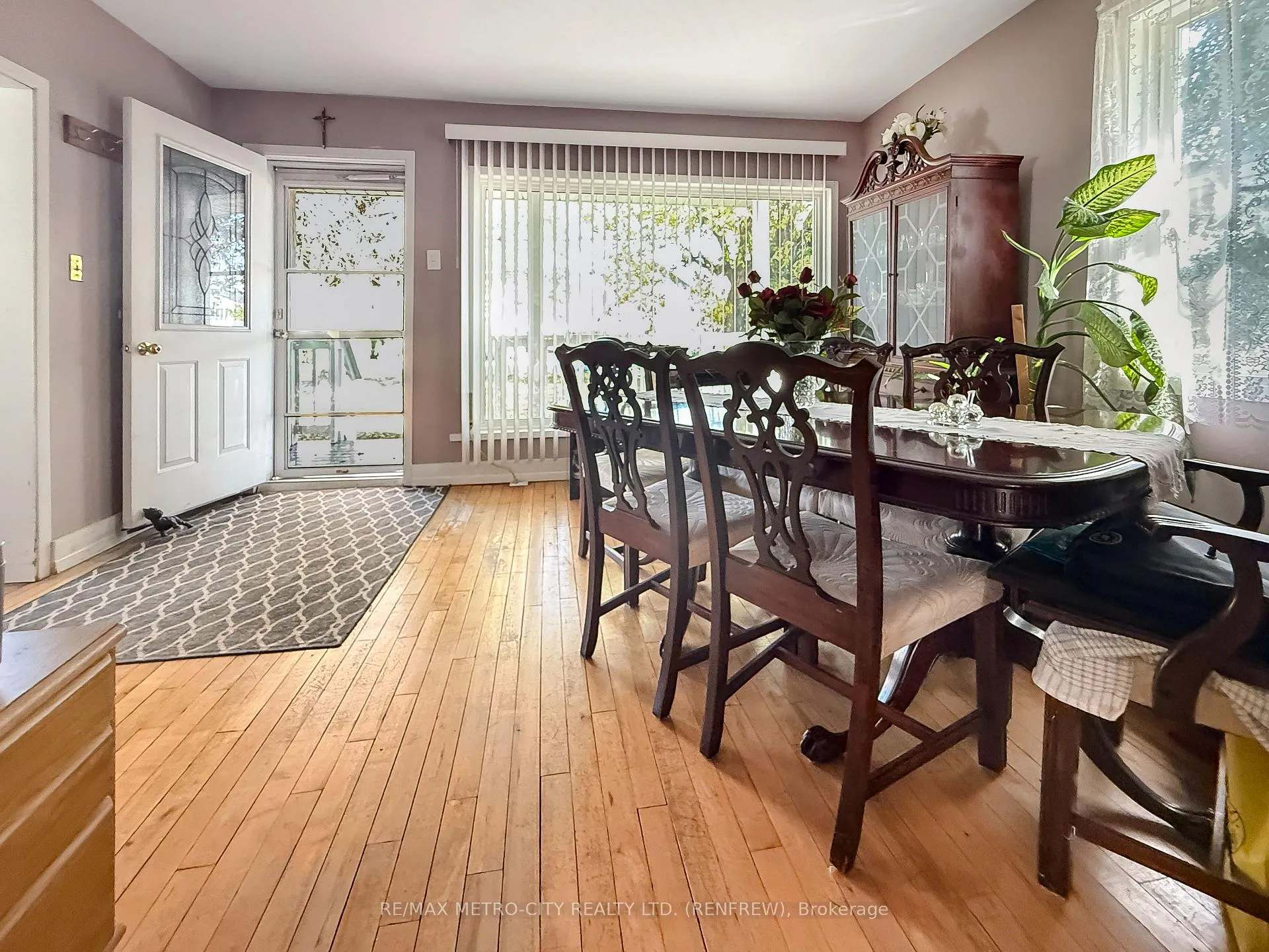 Photo 8 of 330 McLean Street, Renfrew — HOMEH