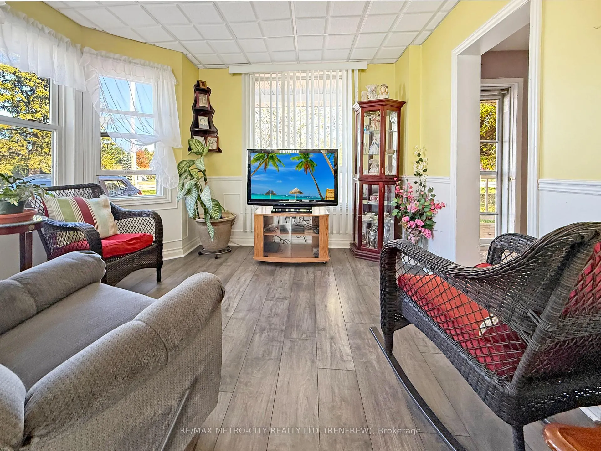 Photo 10 of 330 McLean Street, Renfrew — HOMEH