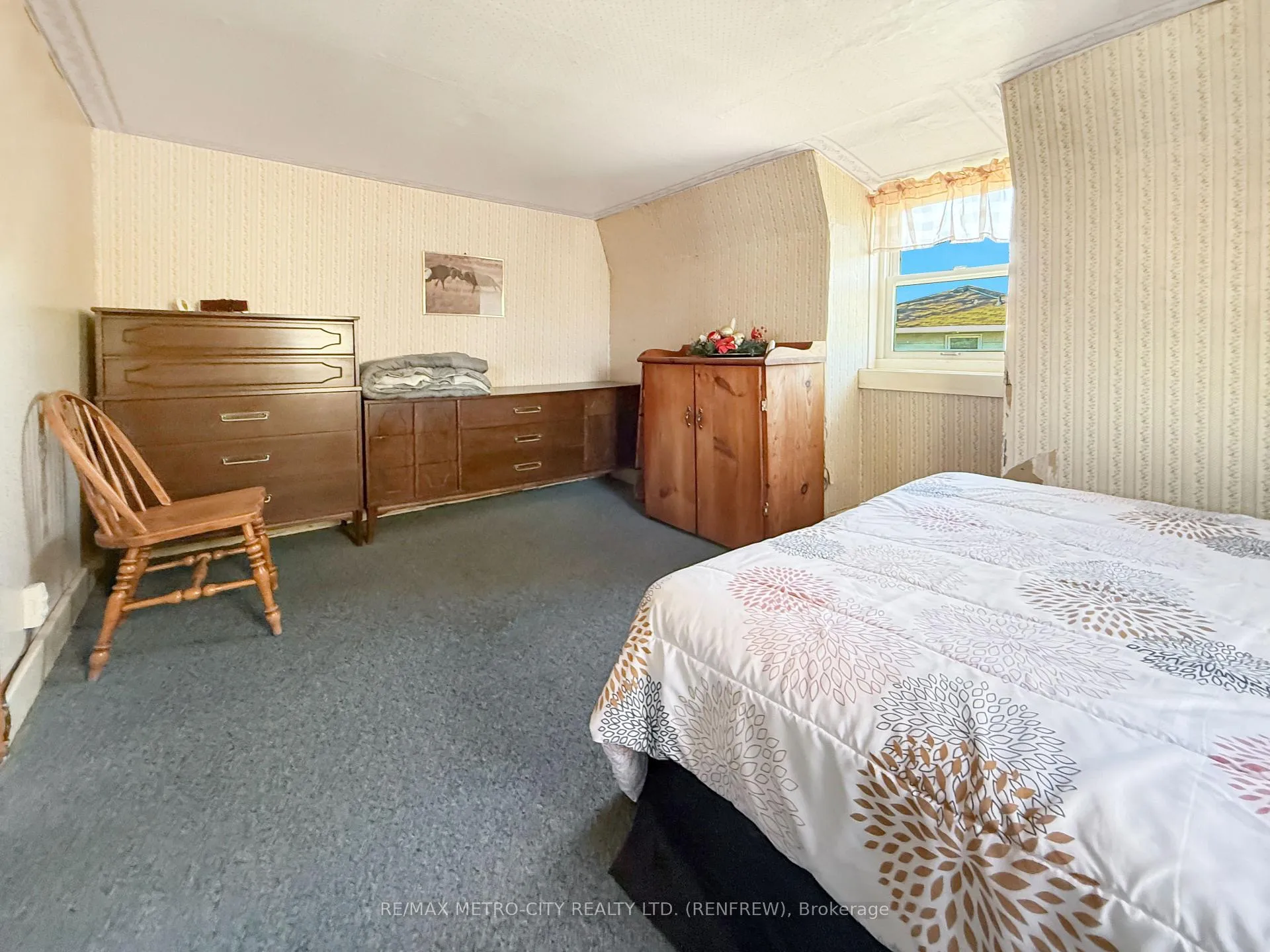 Photo 16 of 330 McLean Street, Renfrew — HOMEH