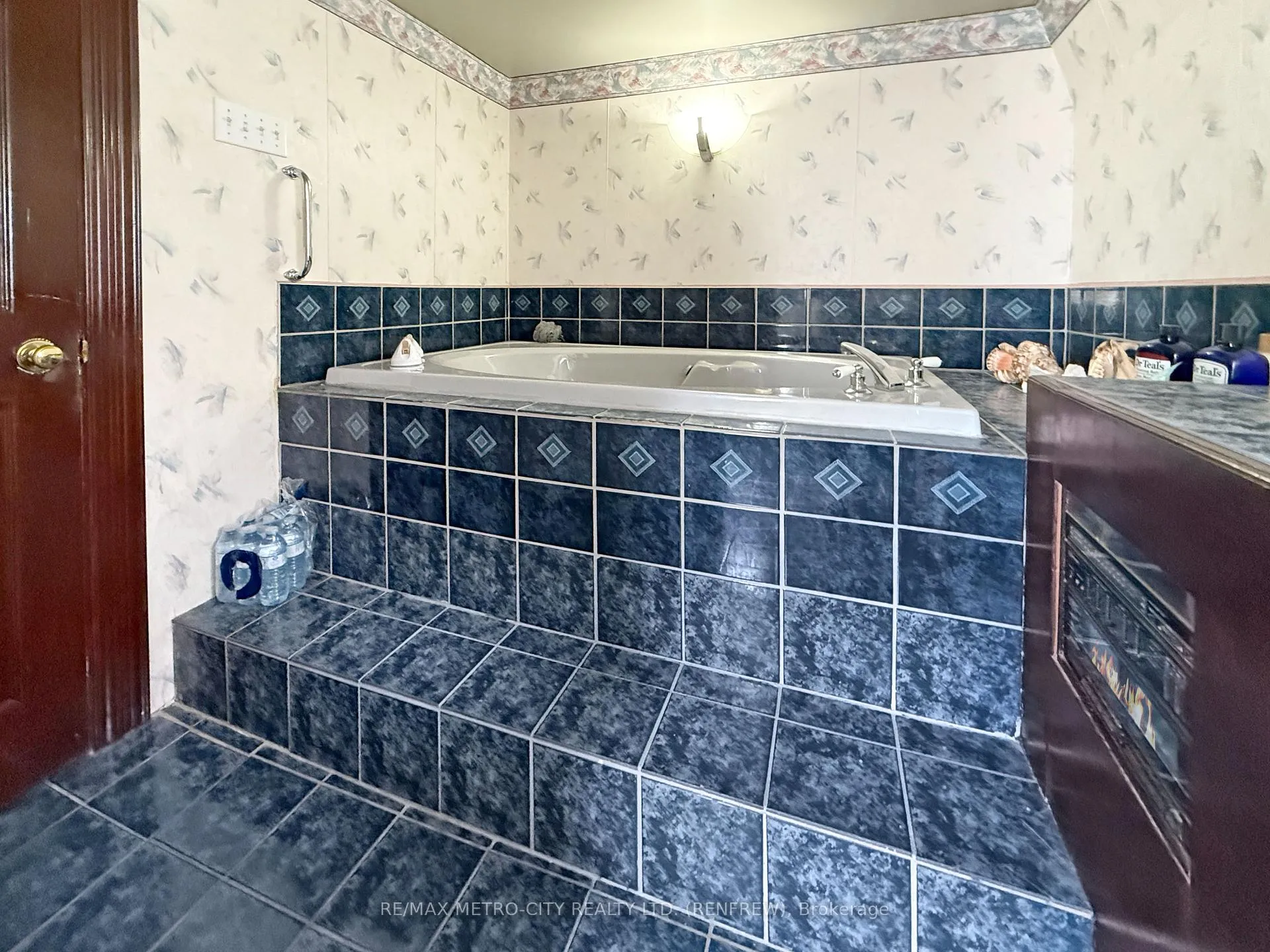 Photo 21 of 330 McLean Street, Renfrew — HOMEH
