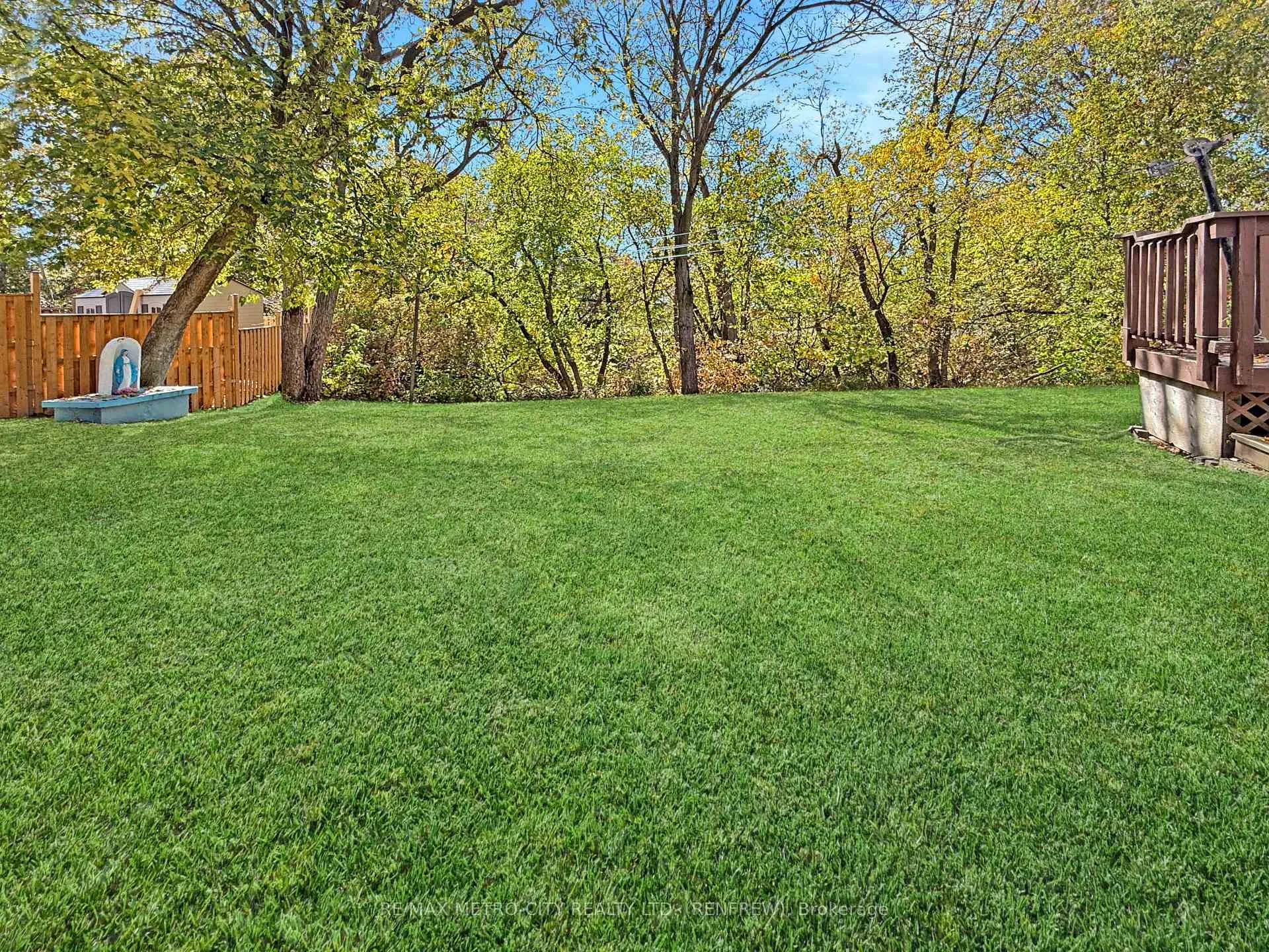 Photo 28 of 330 McLean Street, Renfrew — HOMEH